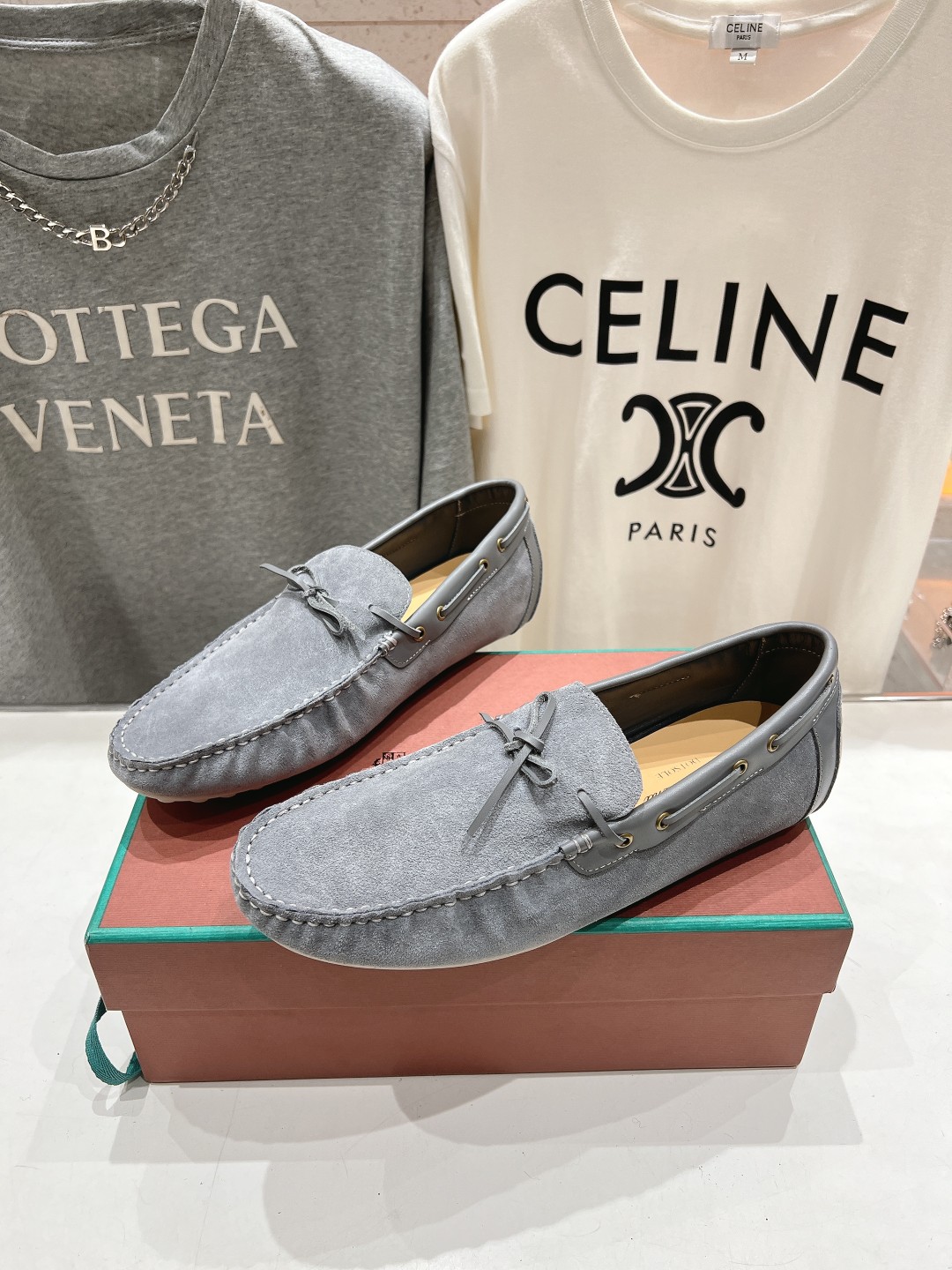 高版本出厂  只有男码
  Loro Piana* LP诺悠翩雅新款豆豆鞋一脚蹬乐福鞋 
简约时尚 脚感