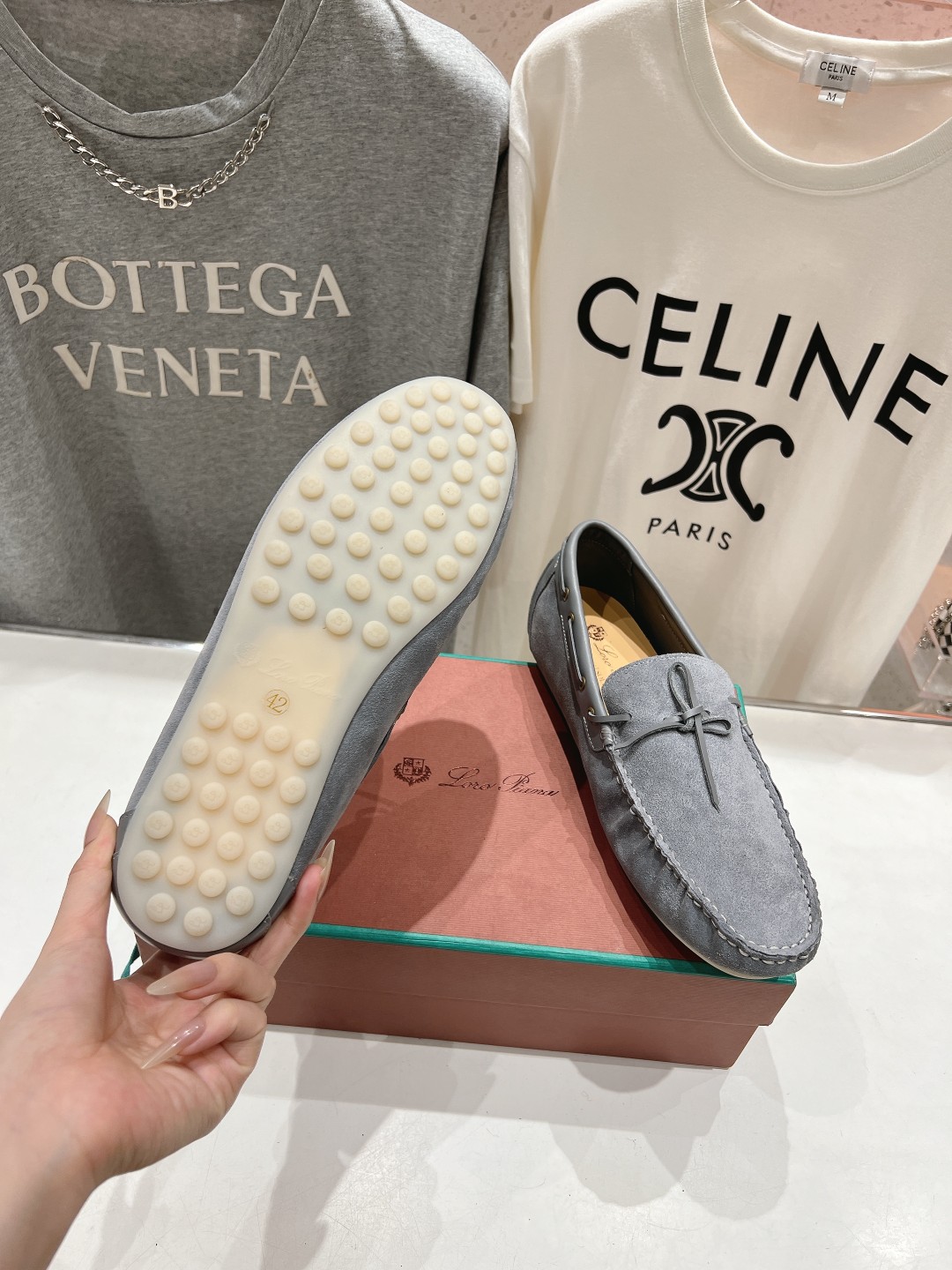 高版本出厂  只有男码
  Loro Piana* LP诺悠翩雅新款豆豆鞋一脚蹬乐福鞋 
简约时尚 脚感