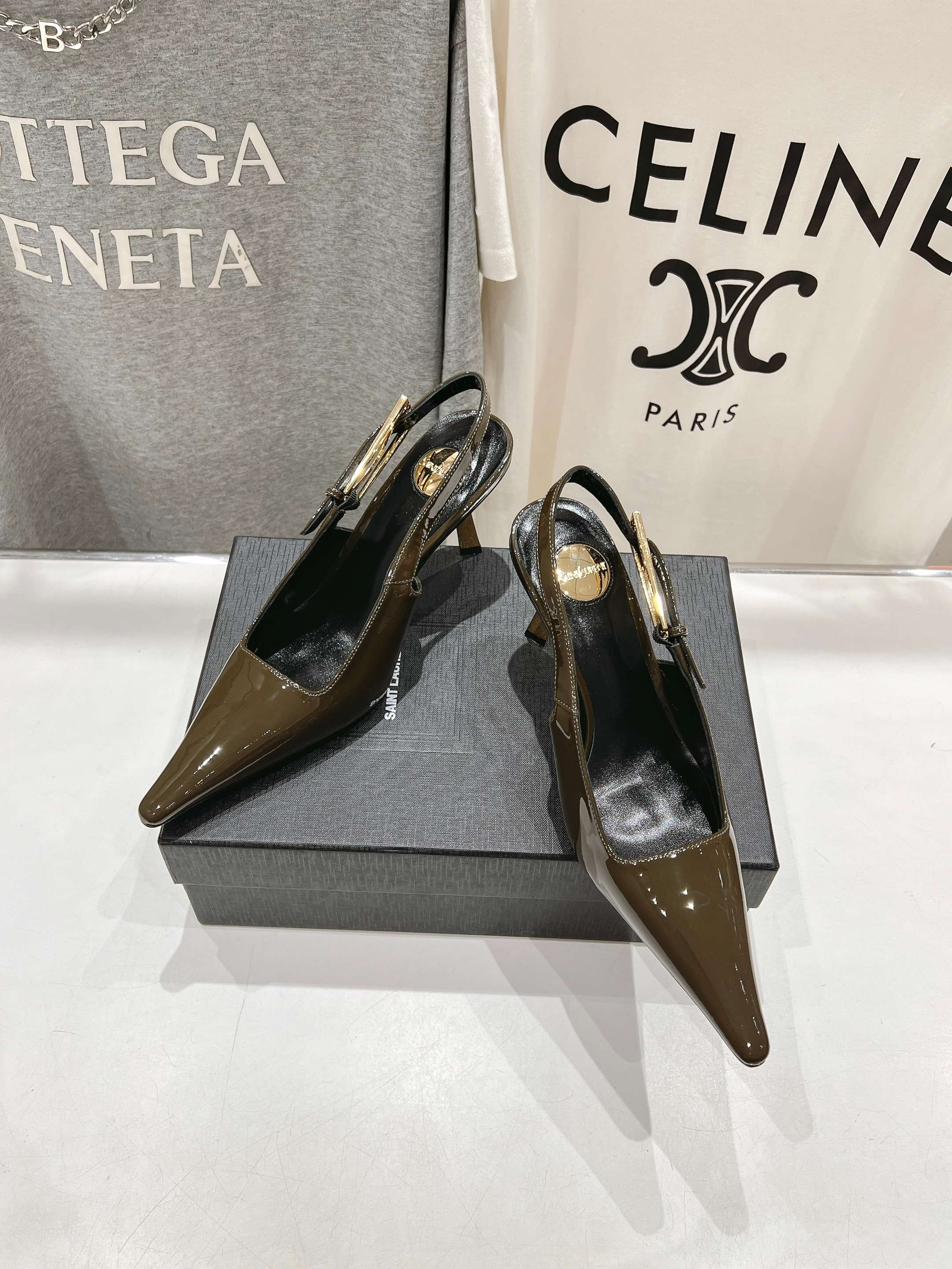 高版本出厂
「SAINT LAUREN*」圣罗兰ysl 25/春夏全新走秀高跟鞋·全新鞋型配上圣罗兰标志