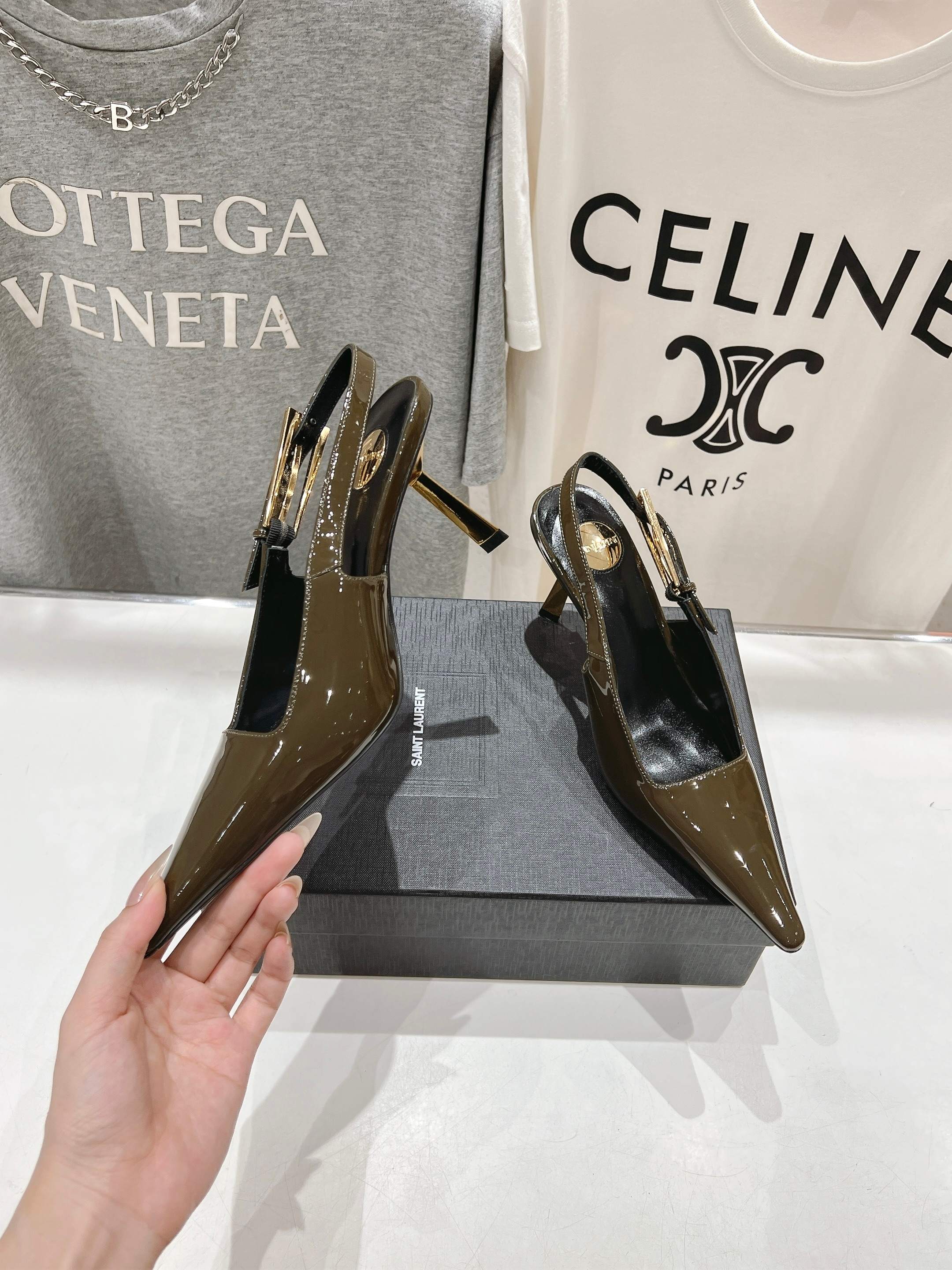 高版本出厂
「SAINT LAUREN*」圣罗兰ysl 25/春夏全新走秀高跟鞋·全新鞋型配上圣罗兰标志