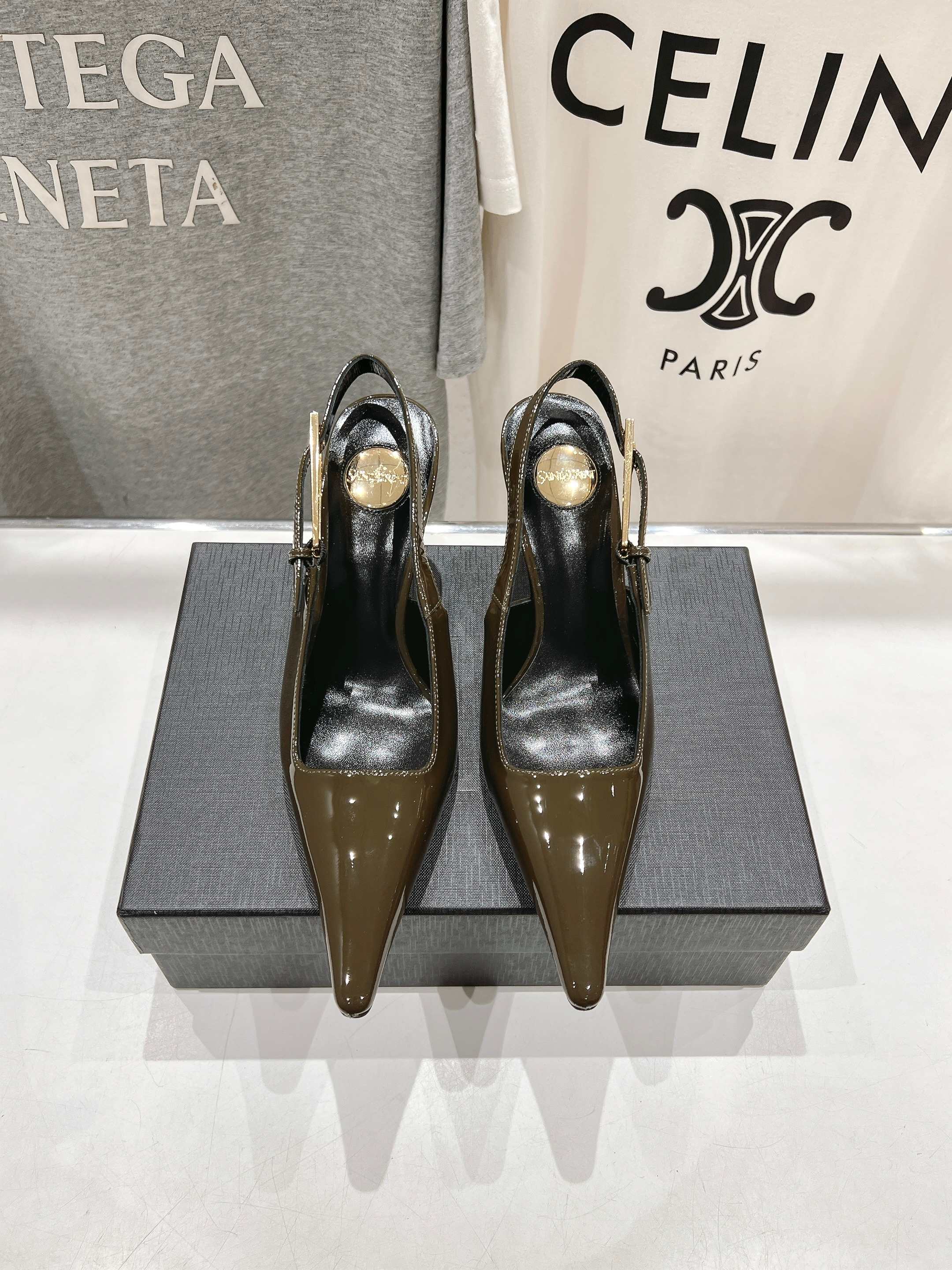 高版本出厂
「SAINT LAUREN*」圣罗兰ysl 25/春夏全新走秀高跟鞋·全新鞋型配上圣罗兰标志