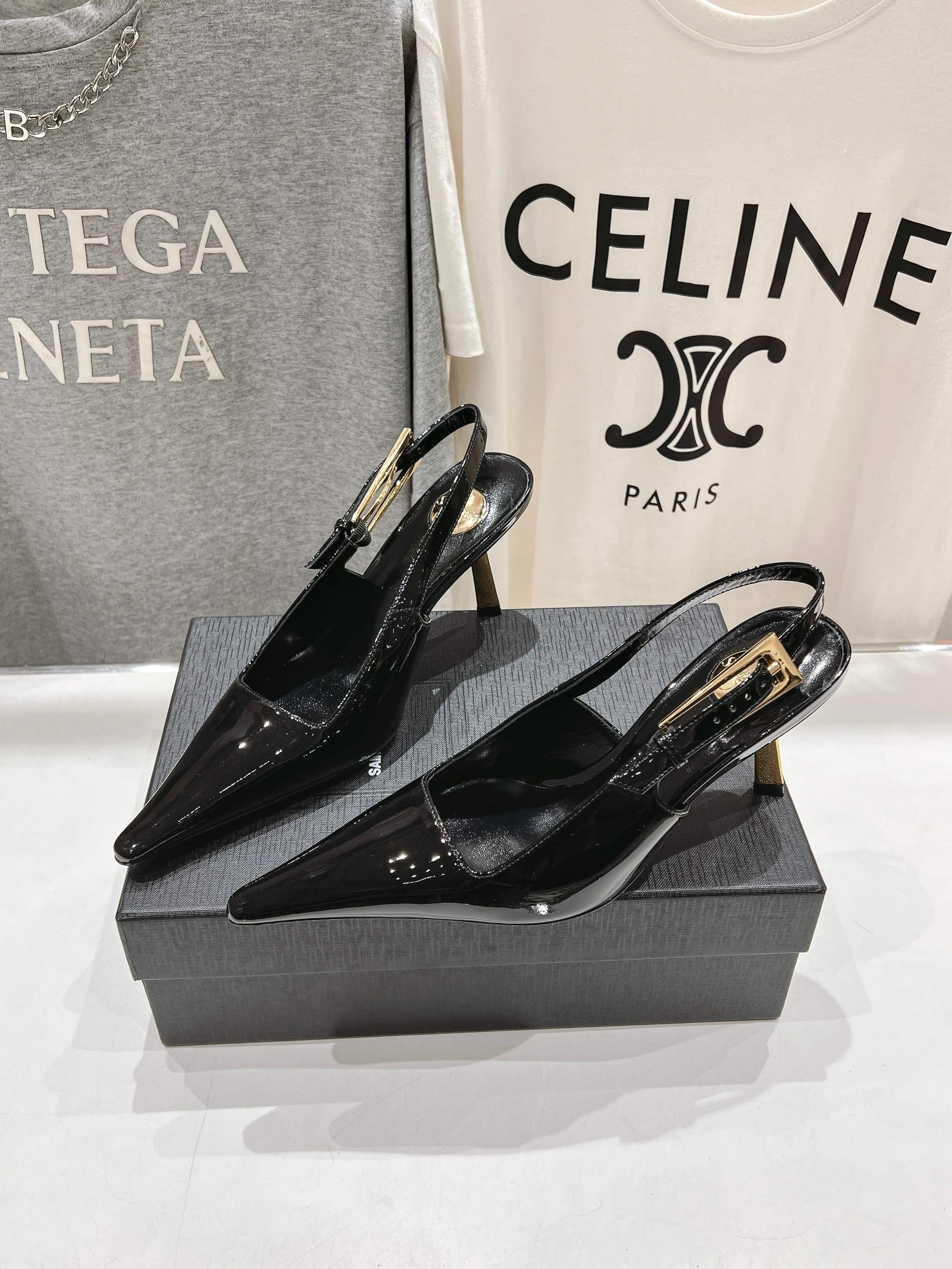 高版本出厂
「SAINT LAUREN*」圣罗兰ysl 25/春夏全新走秀高跟鞋·全新鞋型配上圣罗兰标志