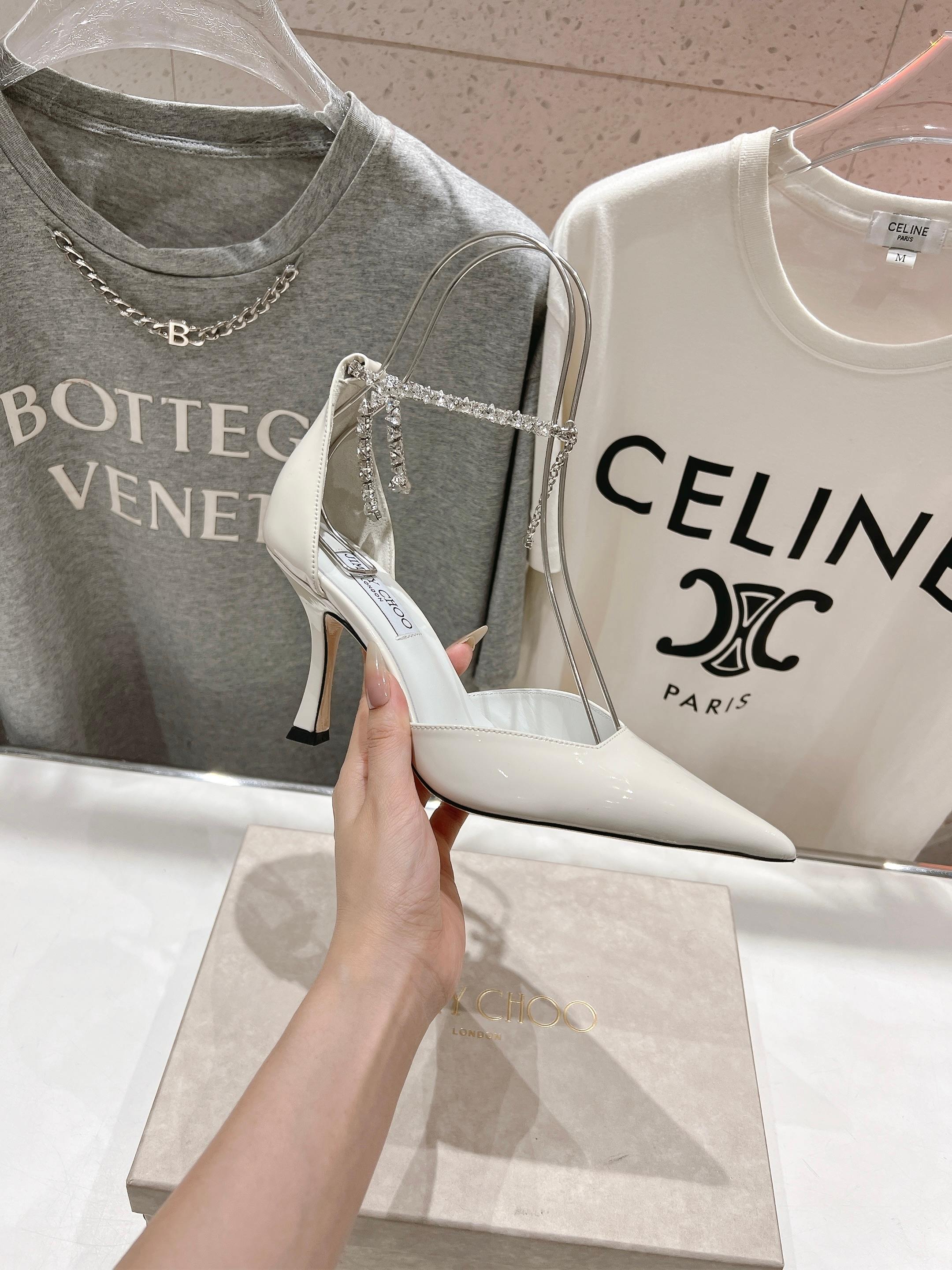 高版本出厂
  JIMMY CHOO*｜JC/吉米周2025ss新款简约高跟凉鞋高跟鞋

原版套楦，完美