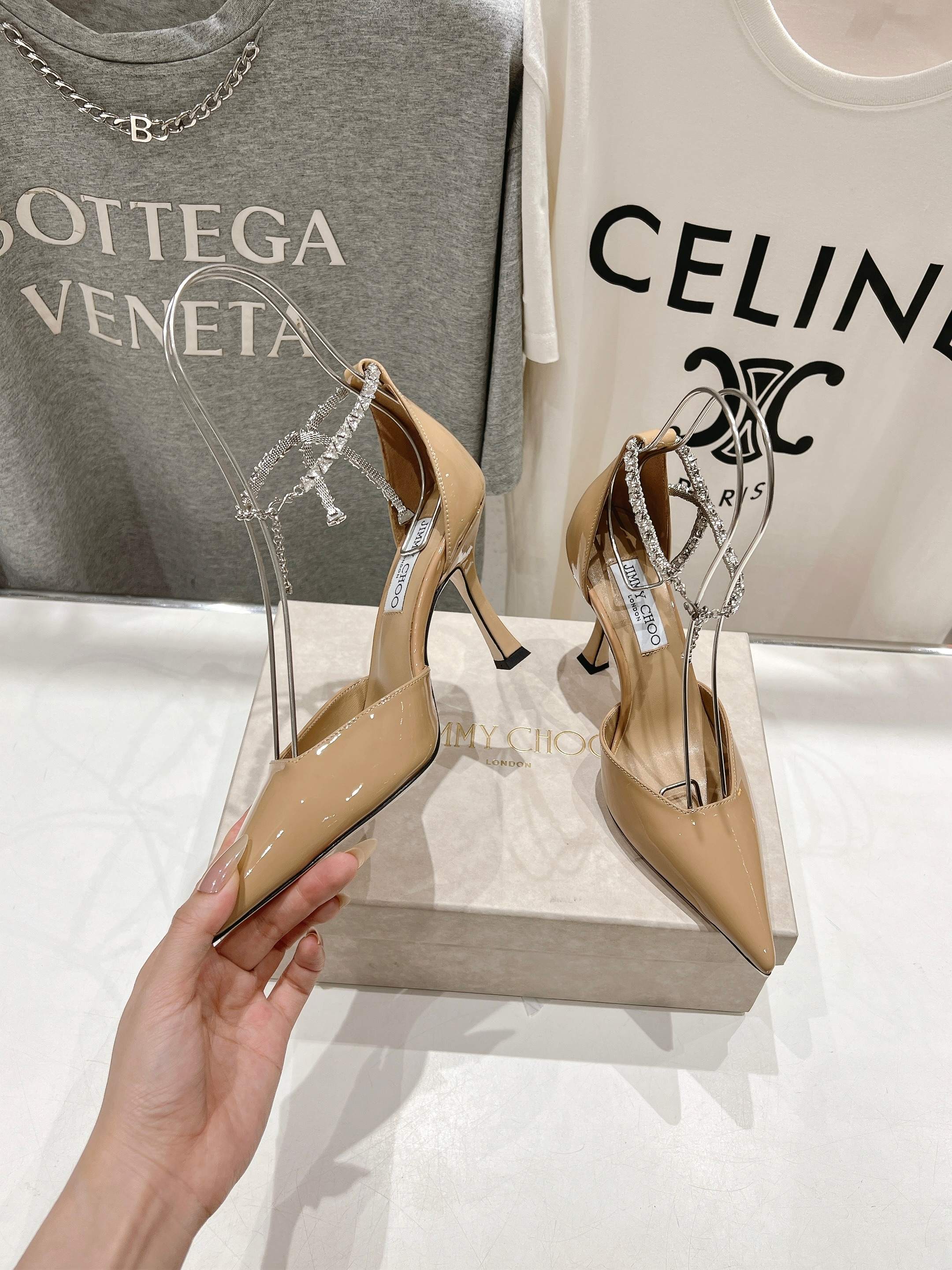 高版本出厂
  JIMMY CHOO*｜JC/吉米周2025ss新款简约高跟凉鞋高跟鞋

原版套楦，完美