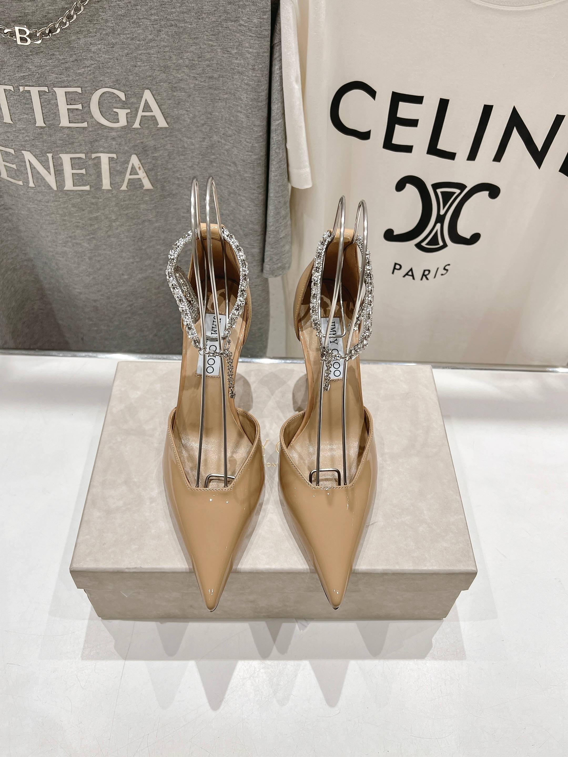 高版本出厂
  JIMMY CHOO*｜JC/吉米周2025ss新款简约高跟凉鞋高跟鞋

原版套楦，完美
