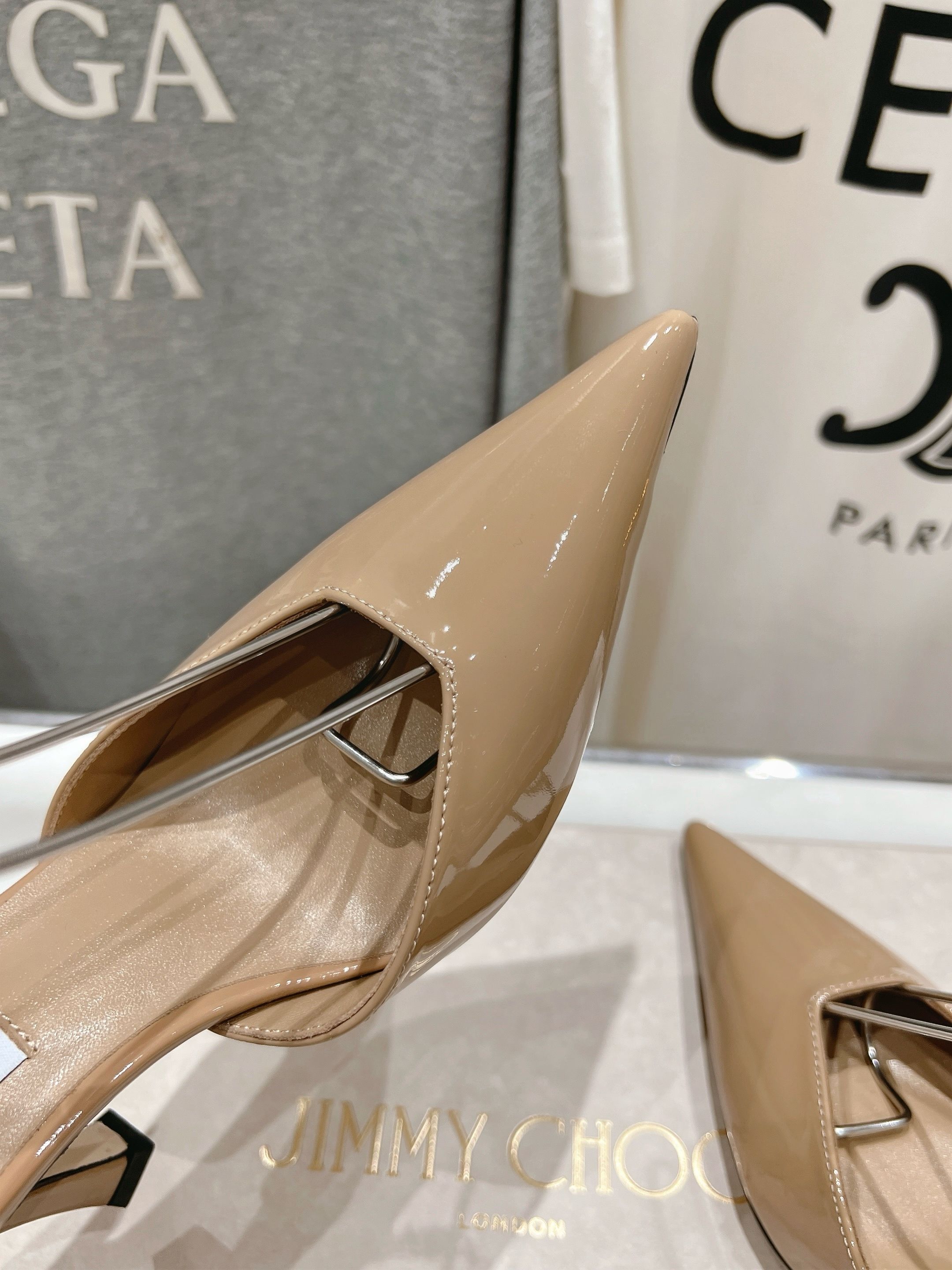 高版本出厂
  JIMMY CHOO*｜JC/吉米周2025ss新款简约高跟凉鞋高跟鞋

原版套楦，完美