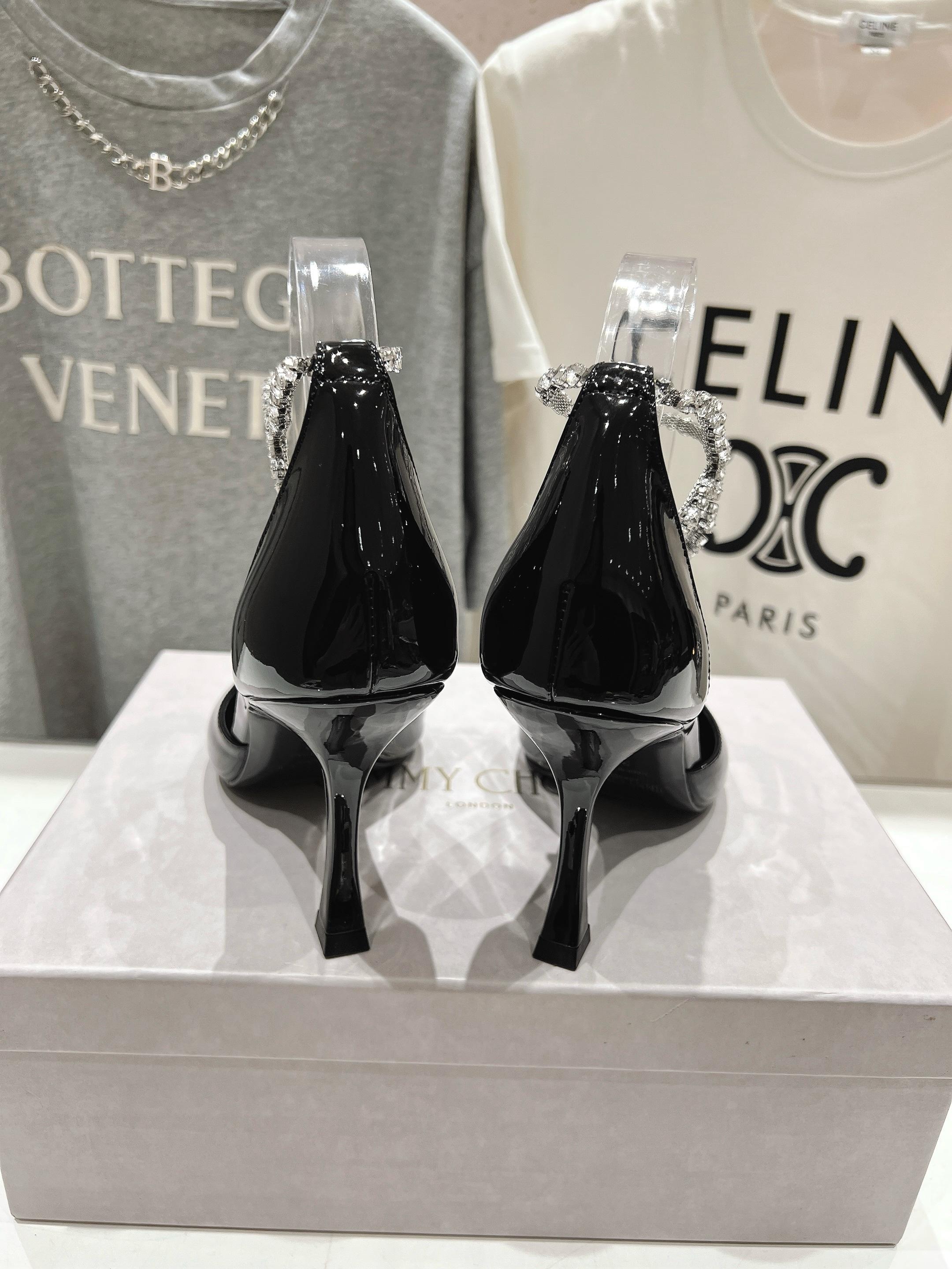 高版本出厂
  JIMMY CHOO*｜JC/吉米周2025ss新款简约高跟凉鞋高跟鞋

原版套楦，完美