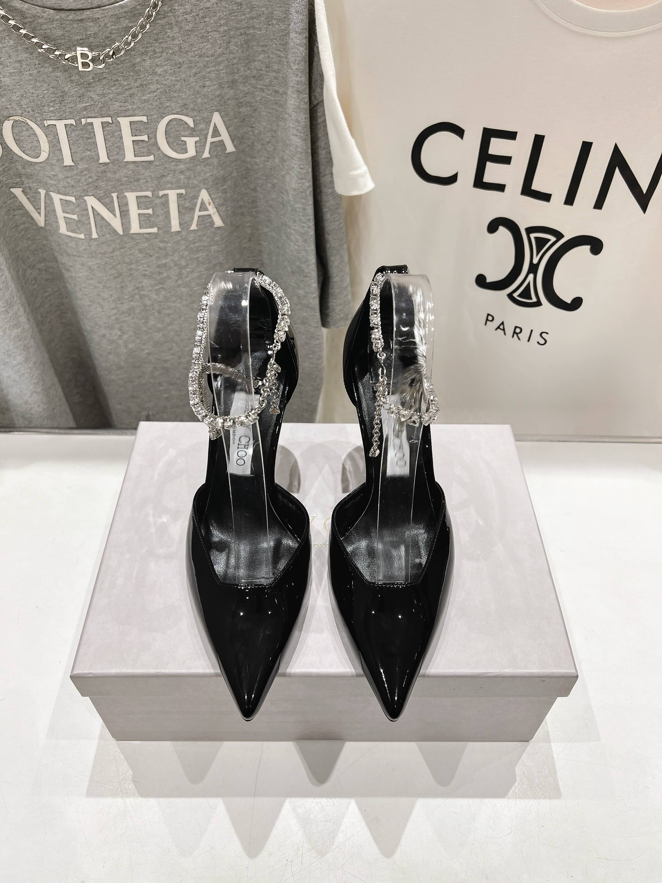 高版本出厂
  JIMMY CHOO*｜JC/吉米周2025ss新款简约高跟凉鞋高跟鞋

原版套楦，完美
