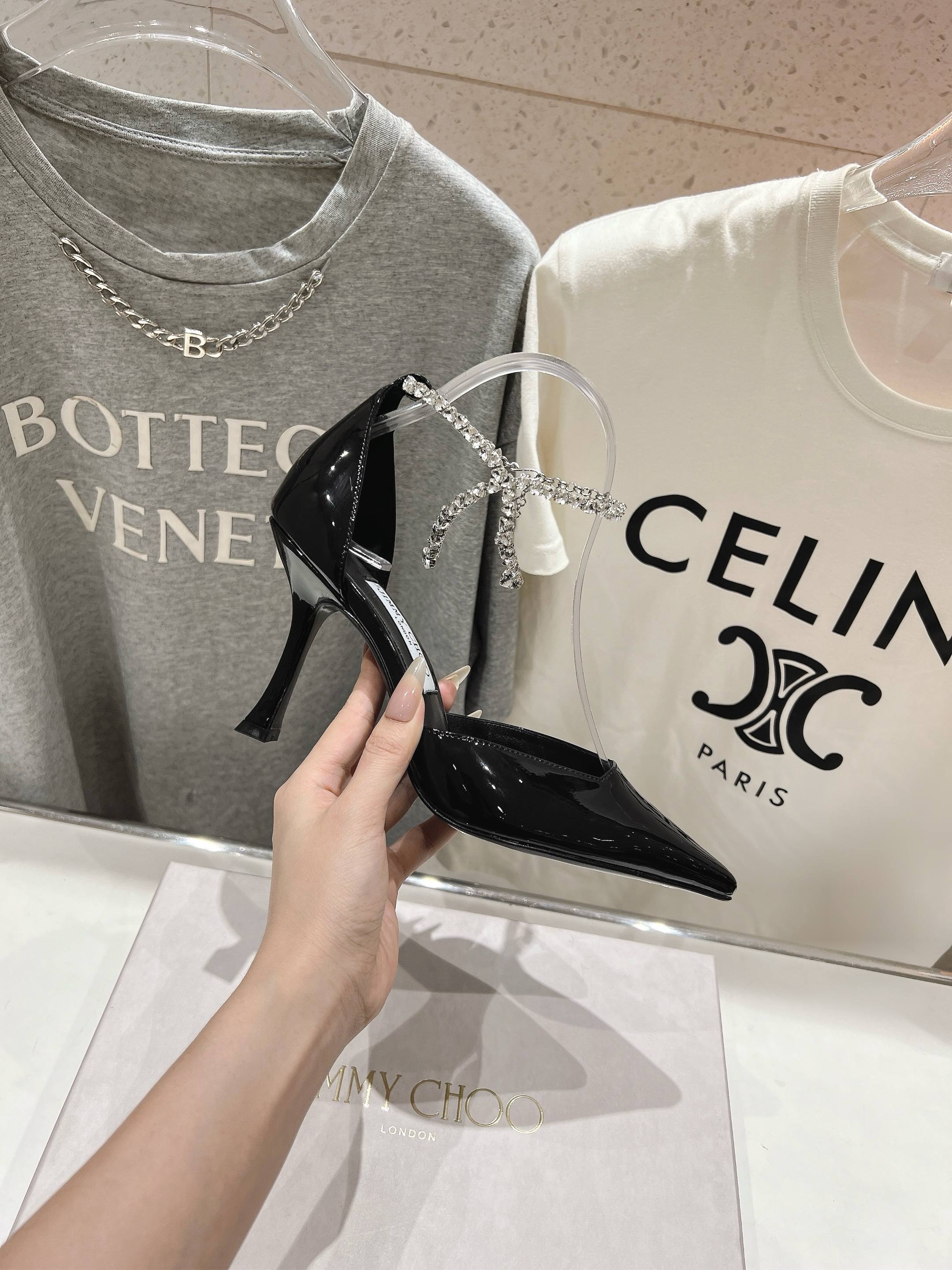 高版本出厂
  JIMMY CHOO*｜JC/吉米周2025ss新款简约高跟凉鞋高跟鞋

原版套楦，完美