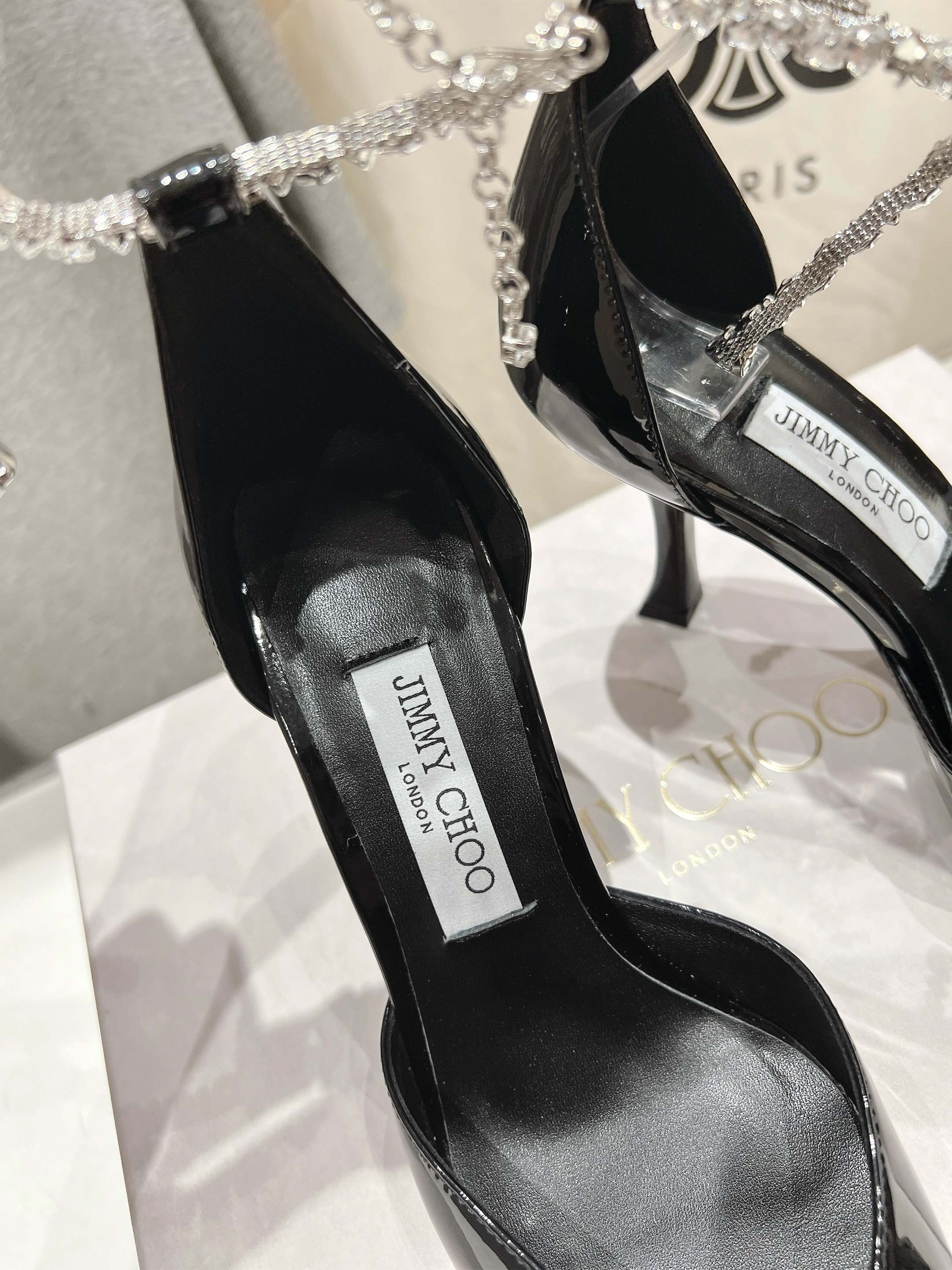 高版本出厂
  JIMMY CHOO*｜JC/吉米周2025ss新款简约高跟凉鞋高跟鞋

原版套楦，完美