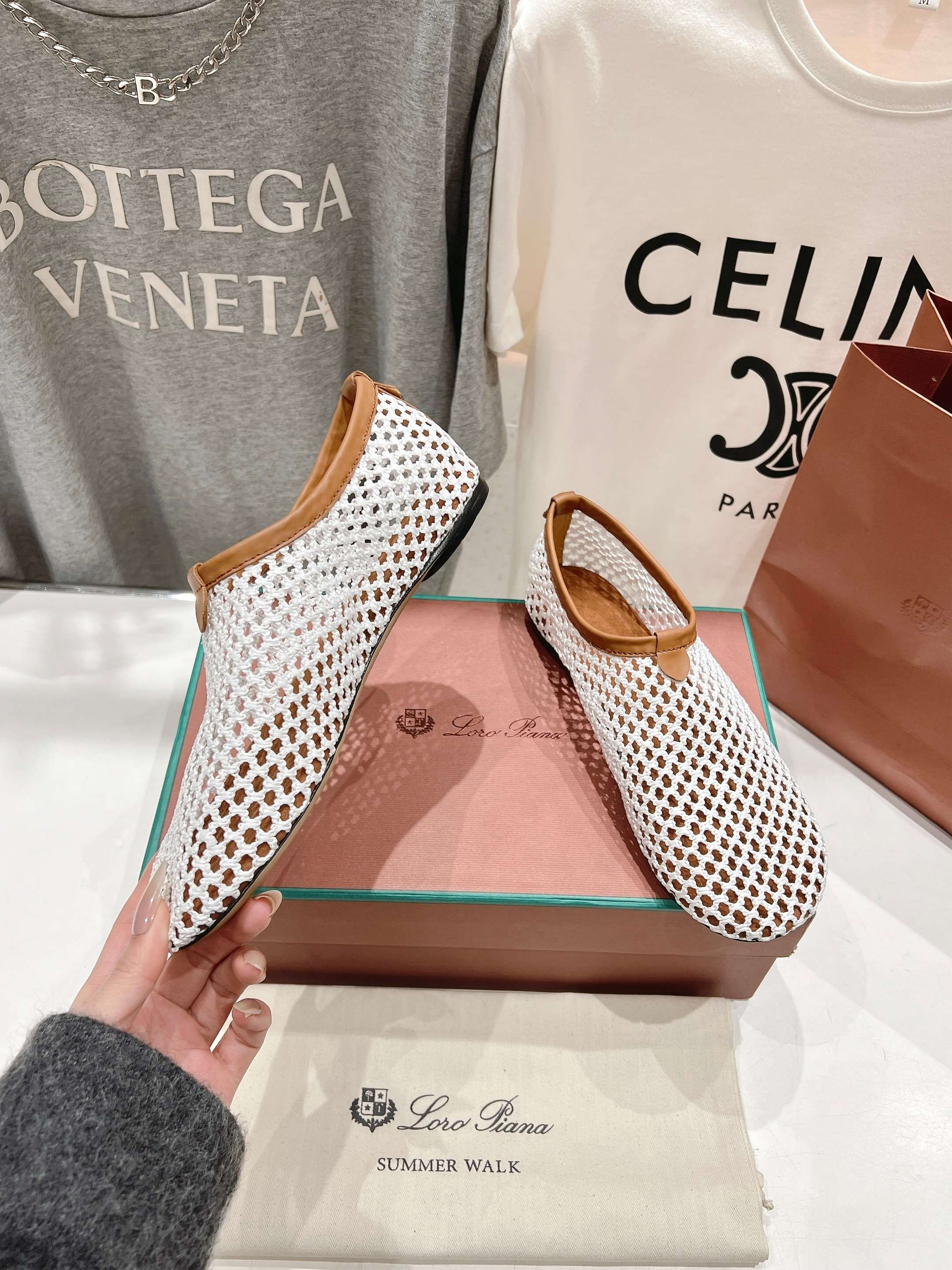 顶级出厂  
  Loro Piana* 诺悠𦒈雅Lss春夏新款勃肯平底鞋休闲鞋，脚感超级舒适 一天可以