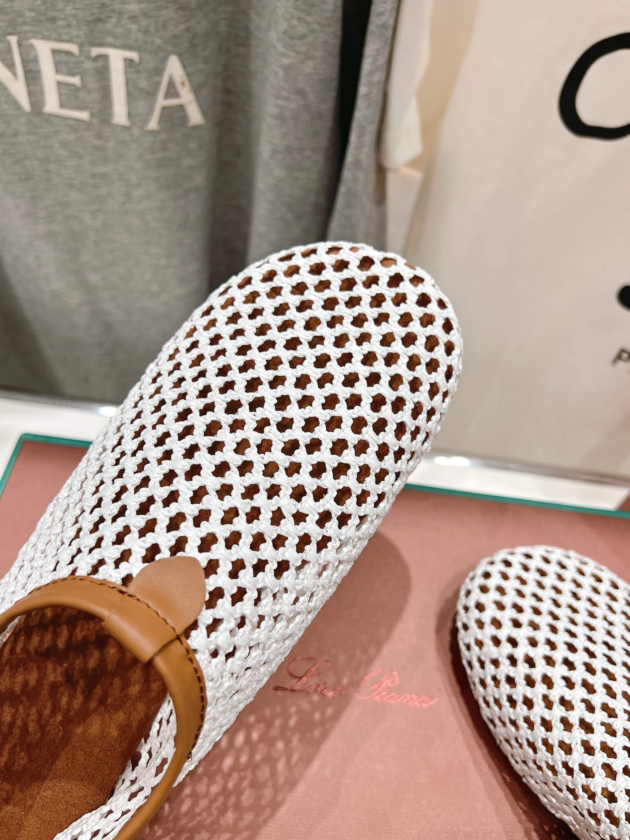 顶级出厂  
  Loro Piana* 诺悠𦒈雅Lss春夏新款勃肯平底鞋休闲鞋，脚感超级舒适 一天可以