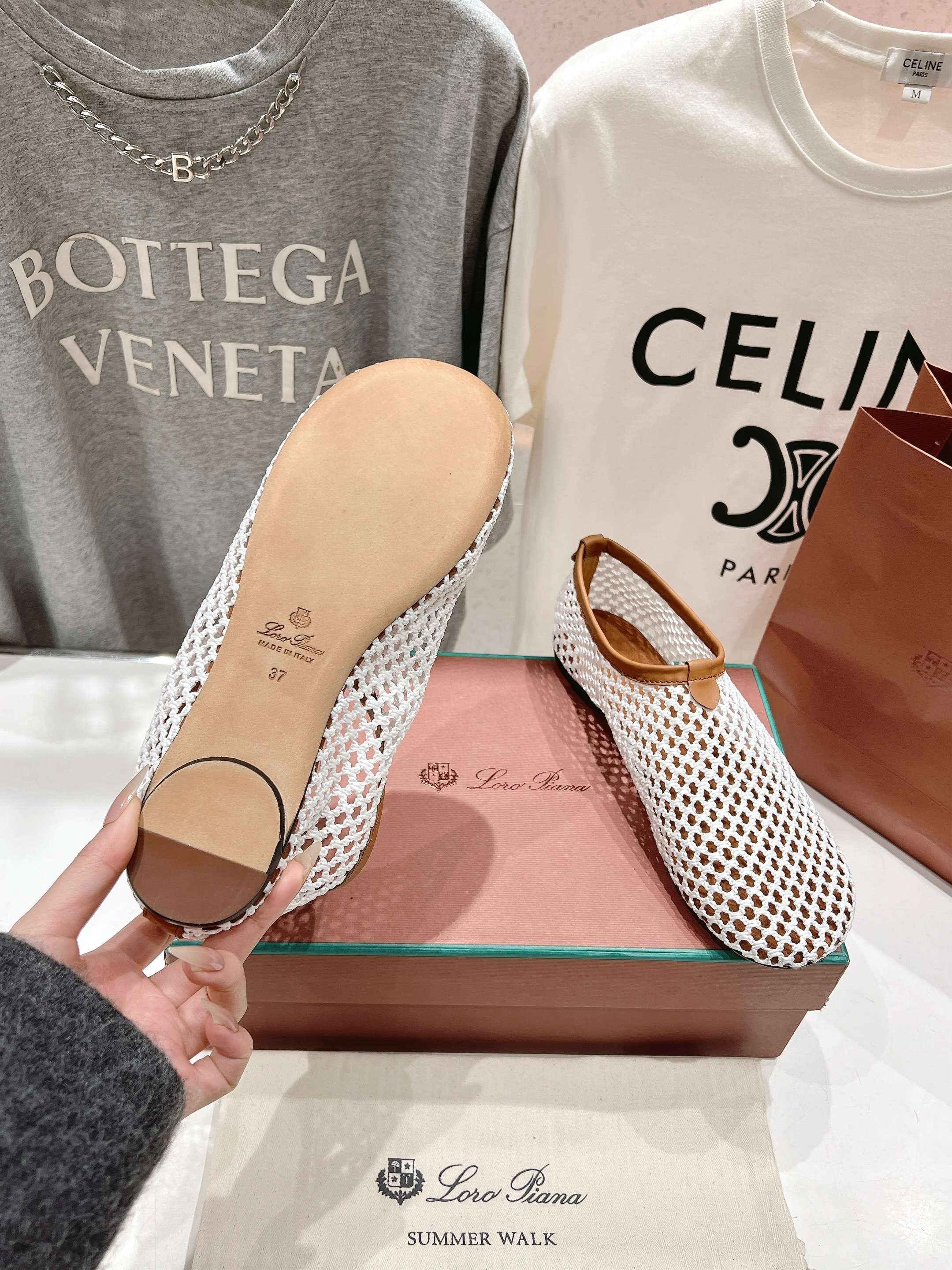 顶级出厂  
  Loro Piana* 诺悠𦒈雅Lss春夏新款勃肯平底鞋休闲鞋，脚感超级舒适 一天可以