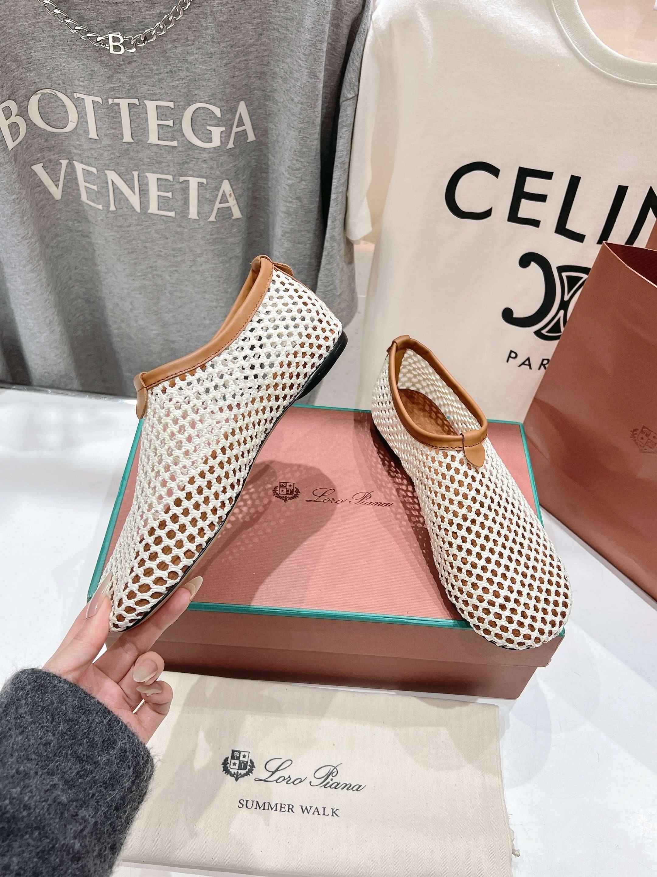 顶级出厂  
  Loro Piana* 诺悠𦒈雅Lss春夏新款勃肯平底鞋休闲鞋，脚感超级舒适 一天可以
