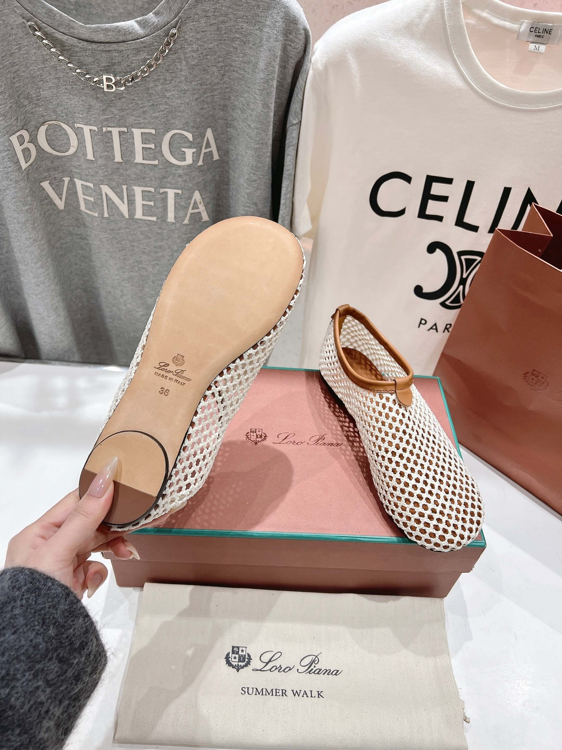 顶级出厂  
  Loro Piana* 诺悠𦒈雅Lss春夏新款勃肯平底鞋休闲鞋，脚感超级舒适 一天可以