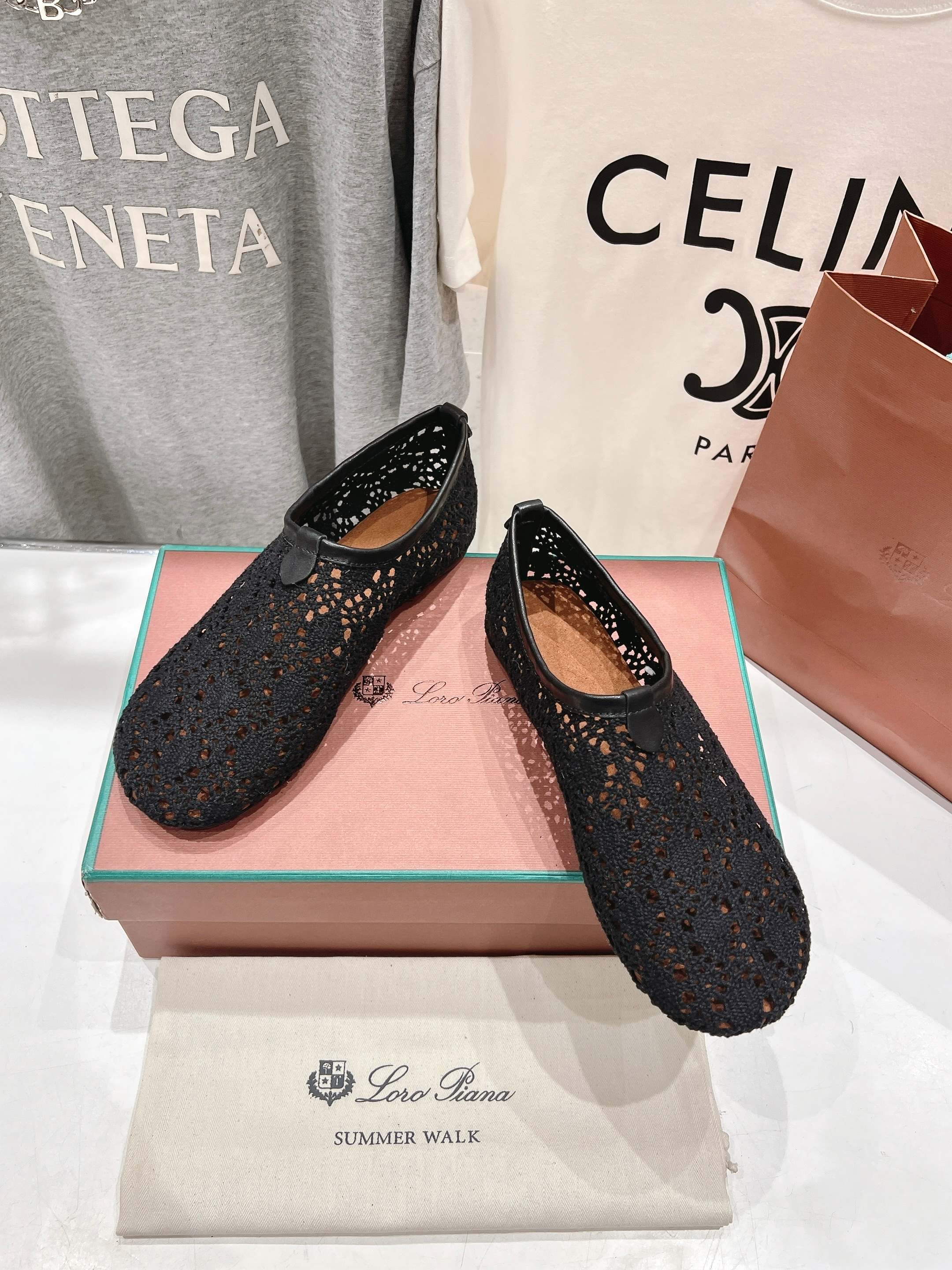顶级出厂  
  Loro Piana* 诺悠𦒈雅Lss春夏新款勃肯平底鞋休闲鞋，脚感超级舒适 一天可以