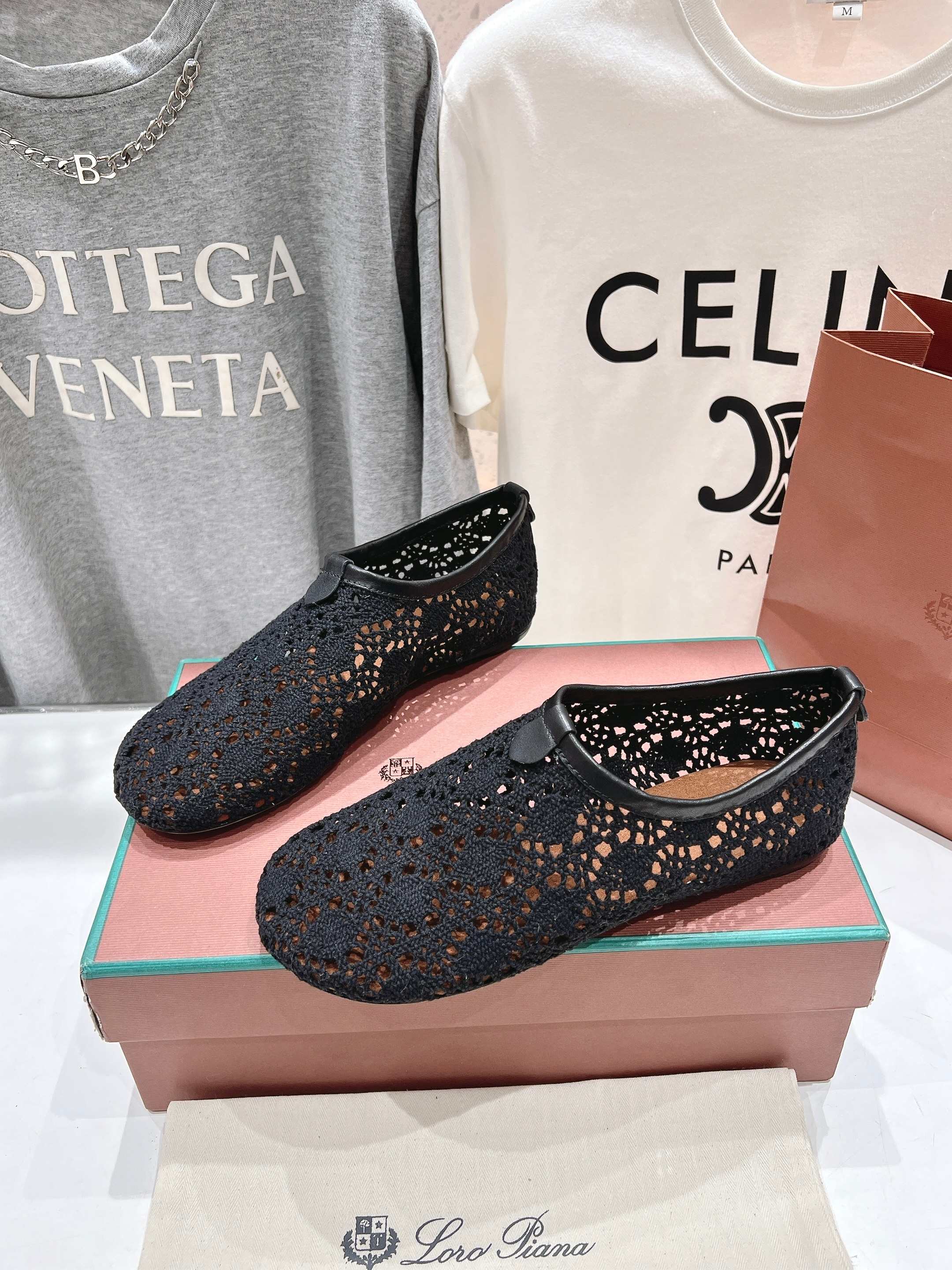 顶级出厂  
  Loro Piana* 诺悠𦒈雅Lss春夏新款勃肯平底鞋休闲鞋，脚感超级舒适 一天可以