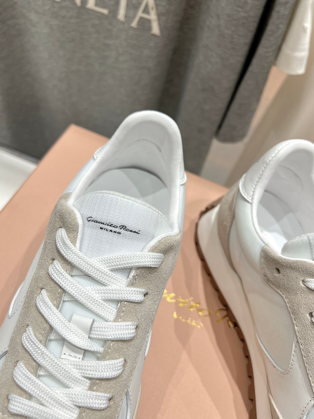 Gianvito Rossi High-End Summer Shoes: Lightweight, Comfortable, and Stylish - 图片 6