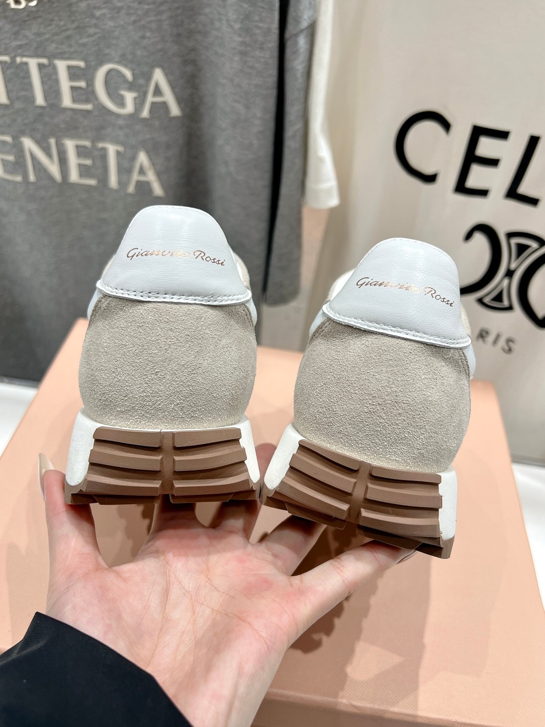 Gianvito Rossi High-End Summer Shoes: Lightweight, Comfortable, and Stylish - 图片 8