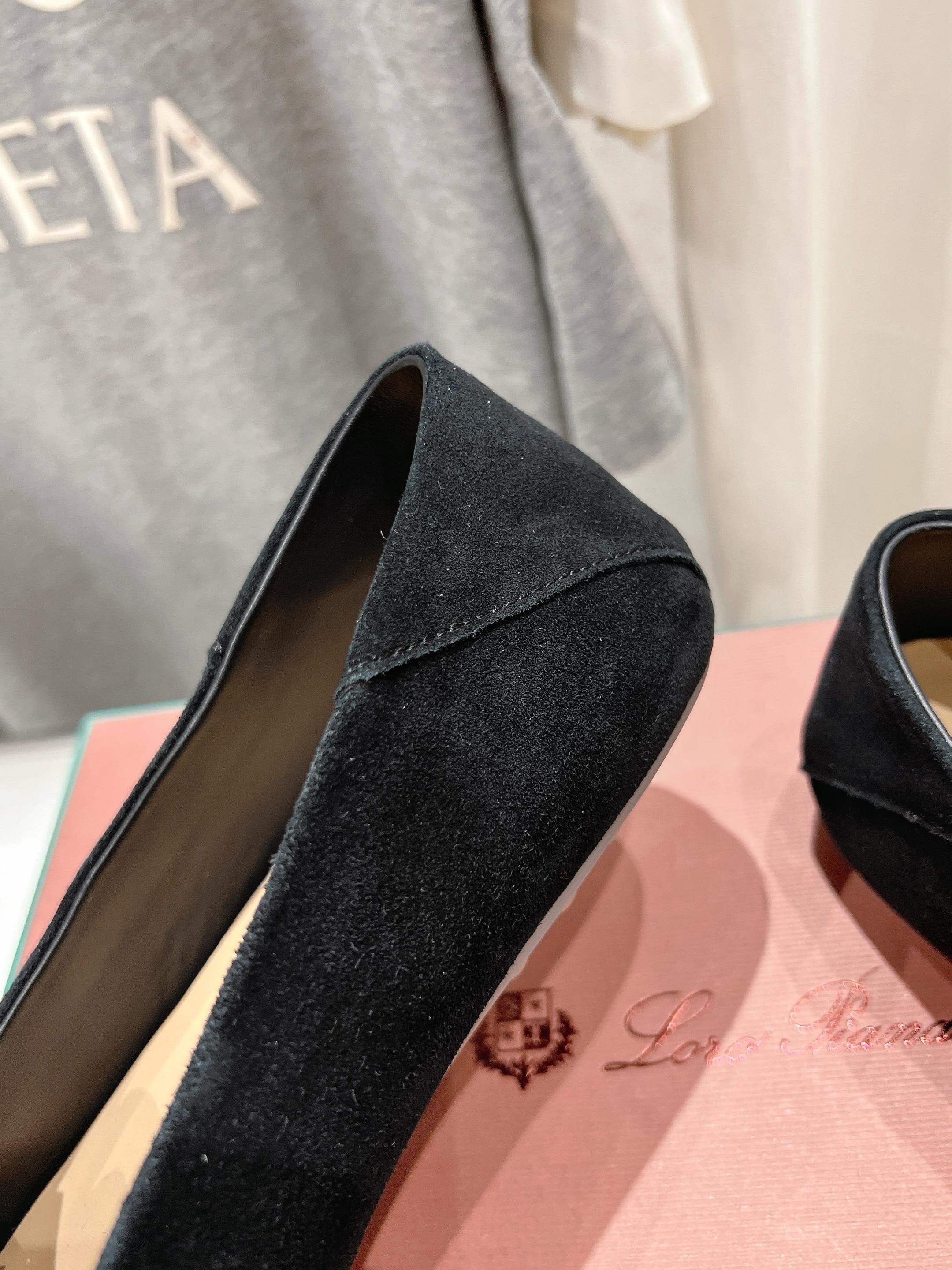 高版本出厂
  Loro Piana* LP诺悠翩雅新款豆豆鞋一脚蹬乐福鞋 
简约时尚 脚感超级舒适 一