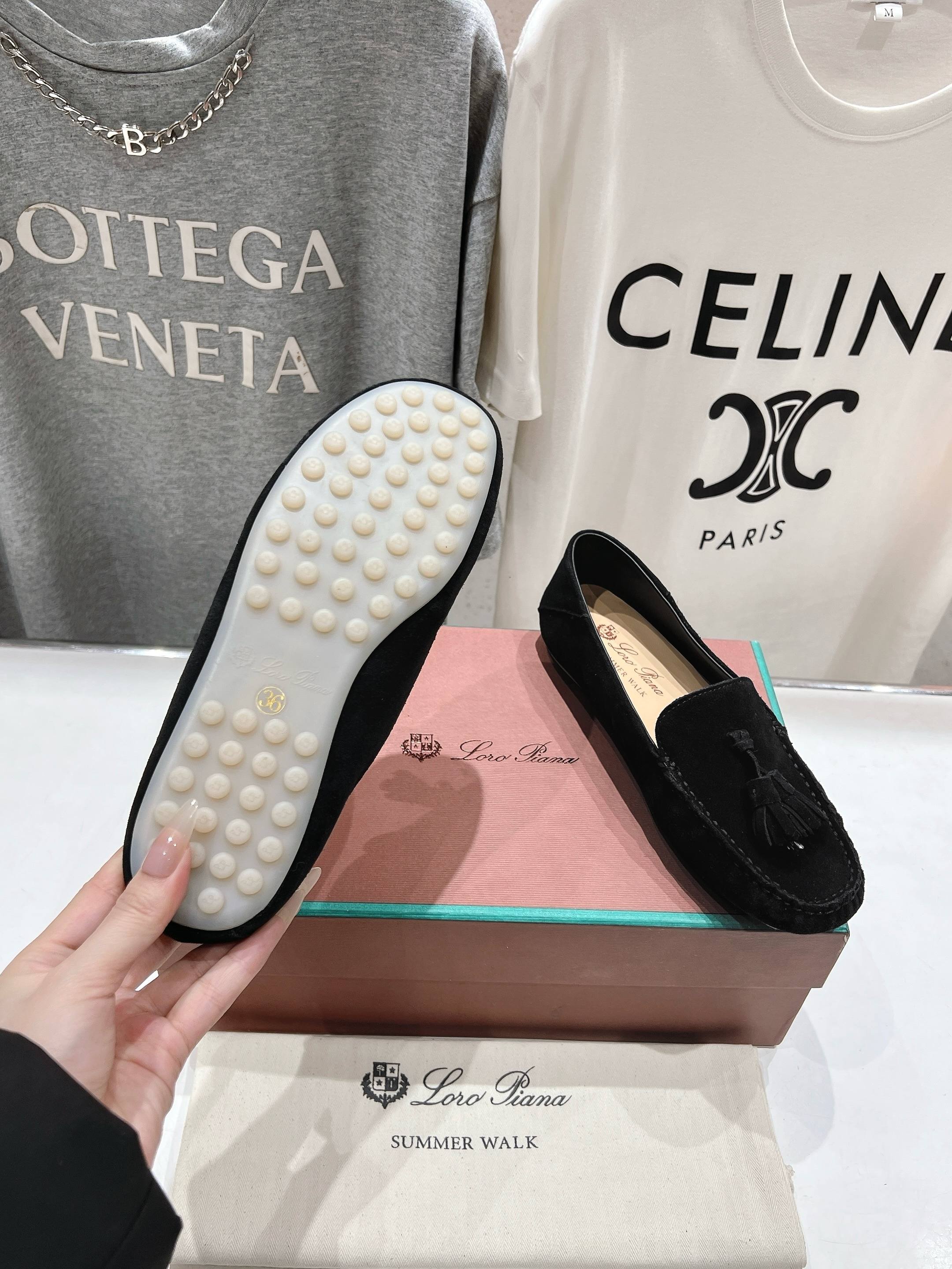 高版本出厂
  Loro Piana* LP诺悠翩雅新款豆豆鞋一脚蹬乐福鞋 
简约时尚 脚感超级舒适 一