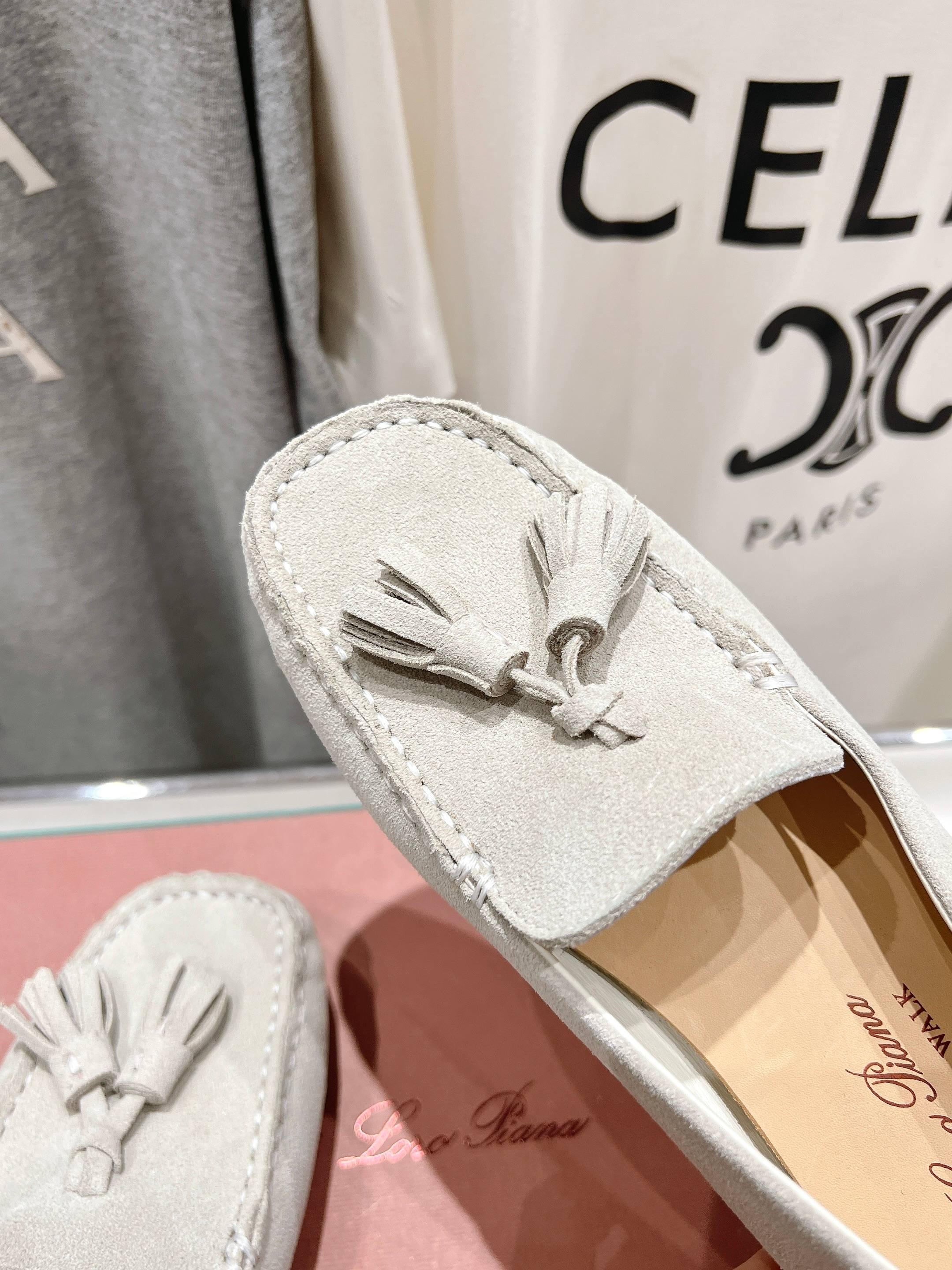 高版本出厂
  Loro Piana* LP诺悠翩雅新款豆豆鞋一脚蹬乐福鞋 
简约时尚 脚感超级舒适 一