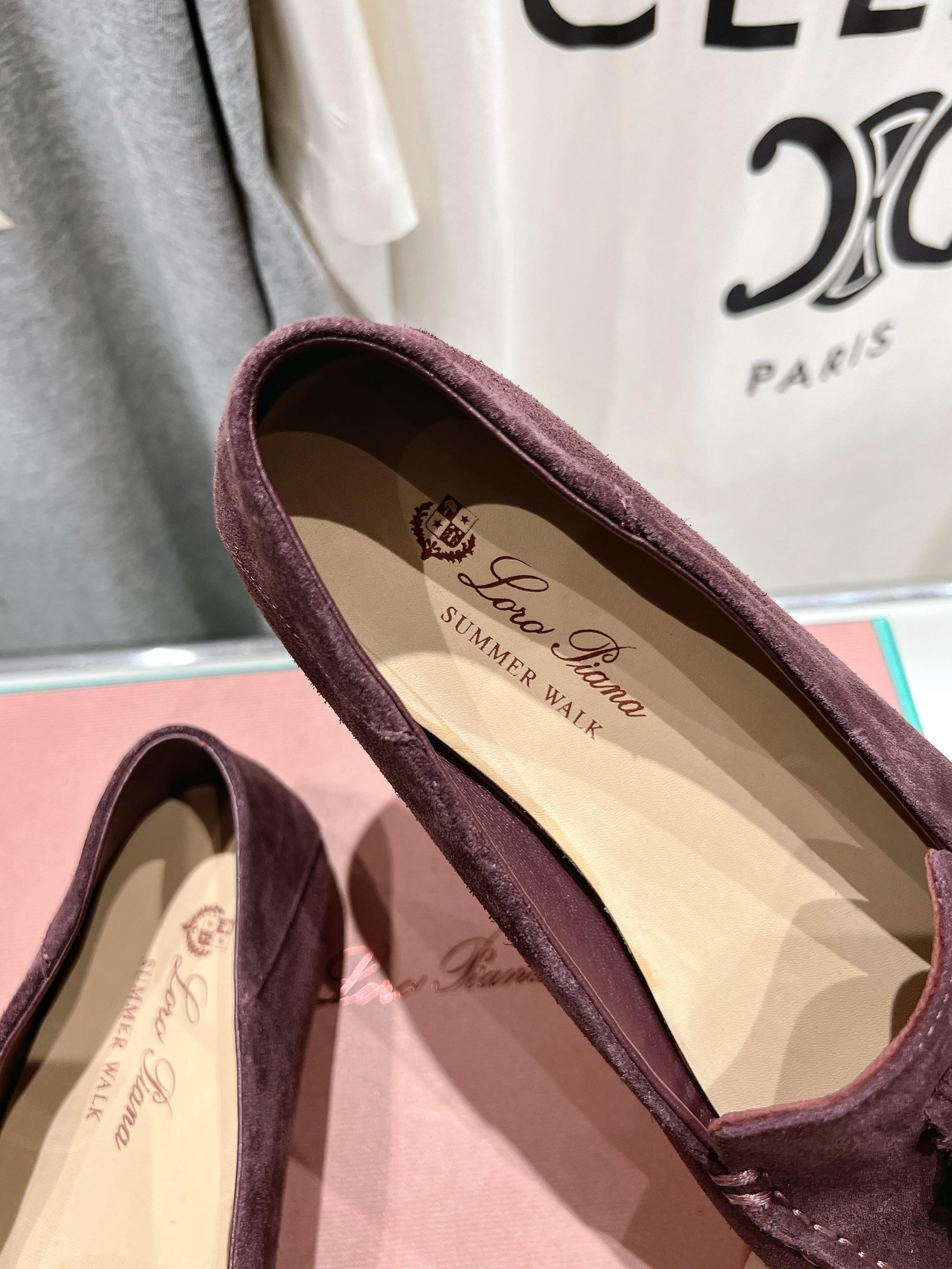 高版本出厂
  Loro Piana* LP诺悠翩雅新款豆豆鞋一脚蹬乐福鞋 
简约时尚 脚感超级舒适 一