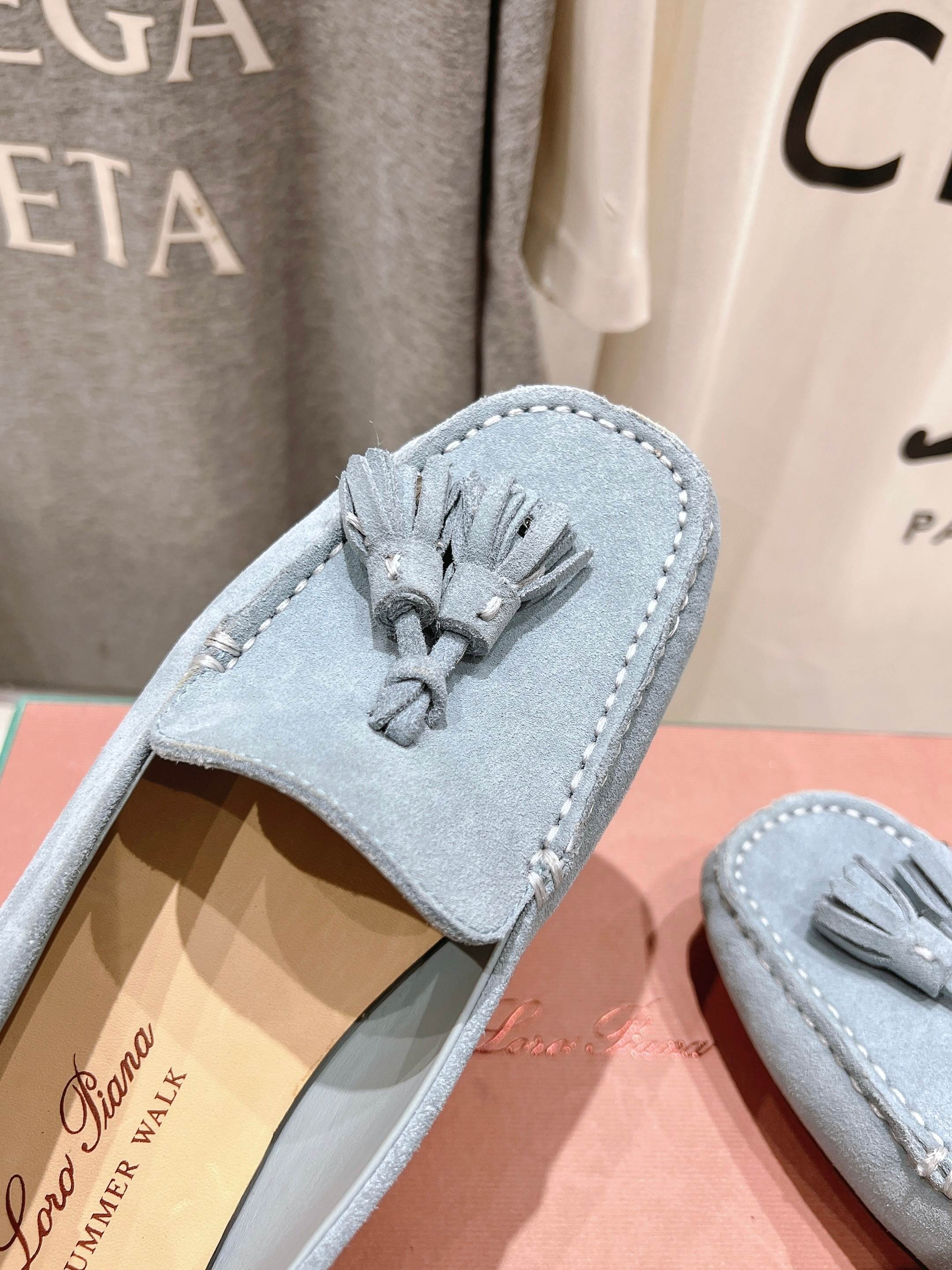 高版本出厂
  Loro Piana* LP诺悠翩雅新款豆豆鞋一脚蹬乐福鞋 
简约时尚 脚感超级舒适 一