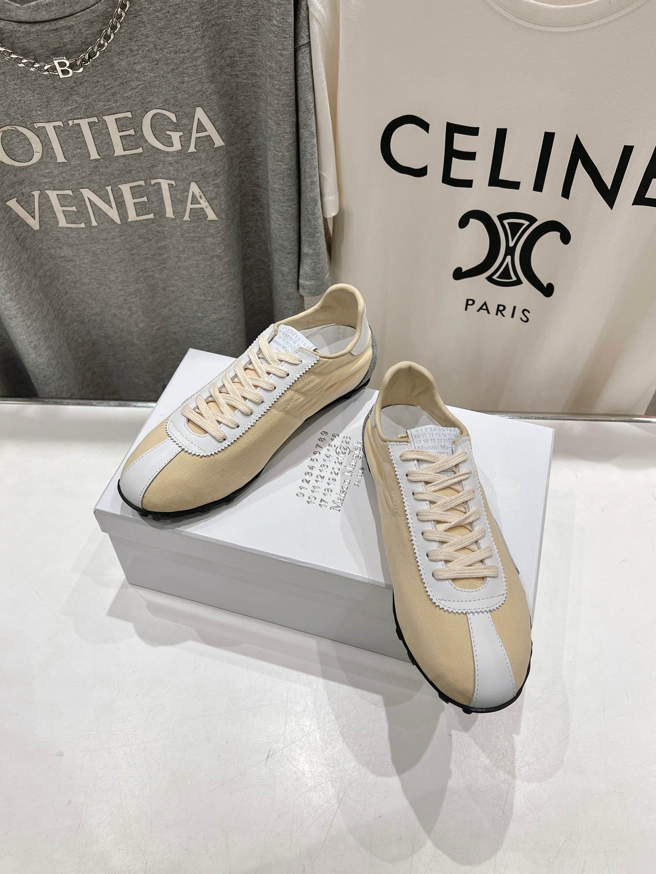 高版本出厂   
  MM6【Maison Martin Margiela】马吉拉2025ss平底系带德