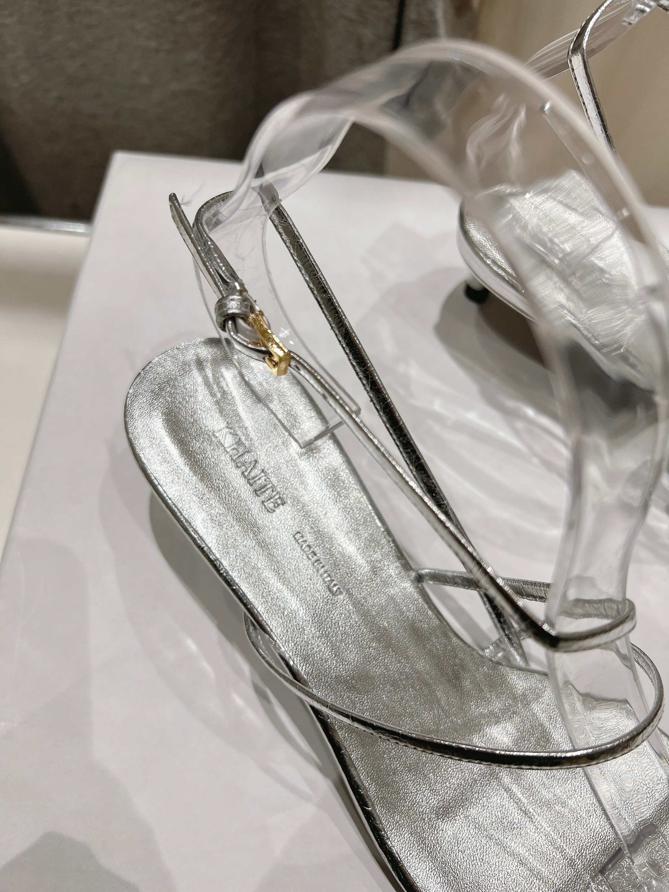 高版本出厂
 「𝐊𝐇𝐀𝐈𝐓𝐄」「KHAITE」25ss/夏季·宝藏款拖鞋··极简百搭款，上脚巨美巨好看·