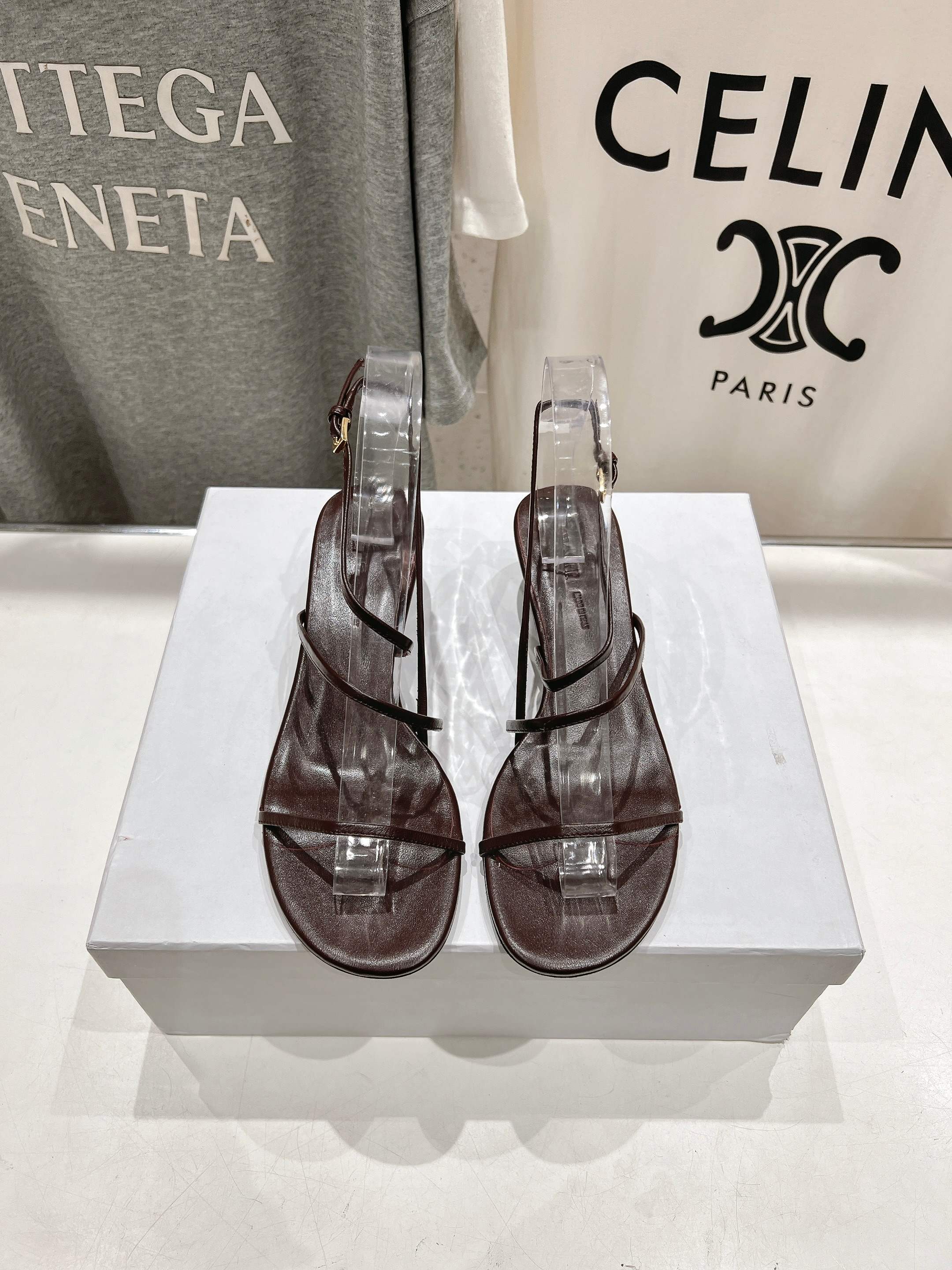 高版本出厂
 「𝐊𝐇𝐀𝐈𝐓𝐄」「KHAITE」25ss/夏季·宝藏款拖鞋··极简百搭款，上脚巨美巨好看·