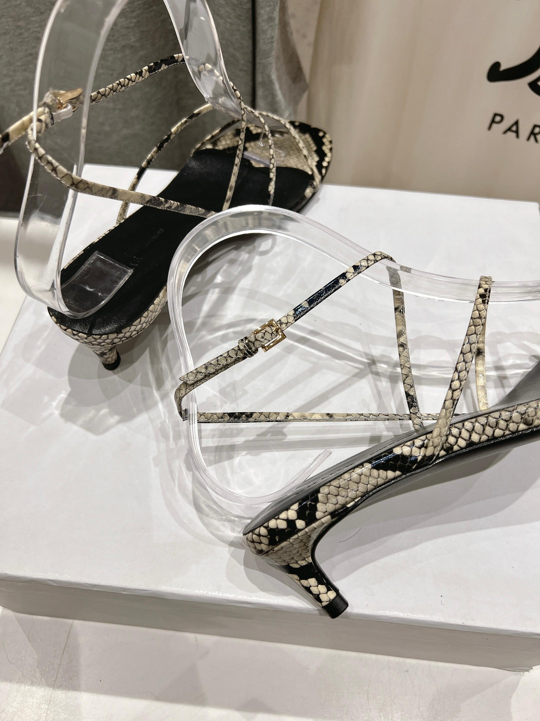 高版本出厂
 「𝐊𝐇𝐀𝐈𝐓𝐄」「KHAITE」25ss/夏季·宝藏款拖鞋··极简百搭款，上脚巨美巨好看·