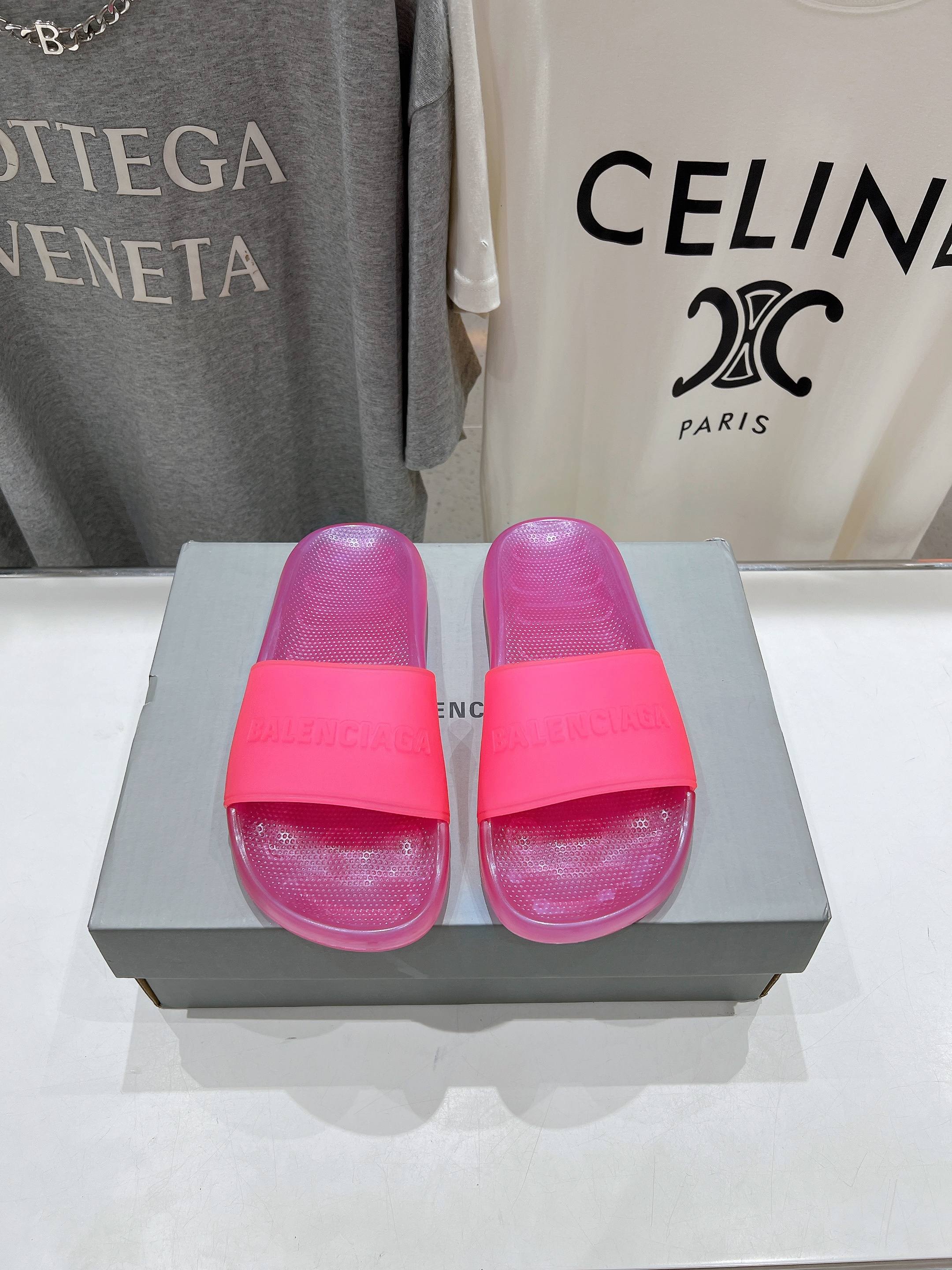 高版本跑量价ZW\n    BALENCIAG巴黎世家情侣款懒人沙滩拖鞋经典跑量款，码数：- 原版包装