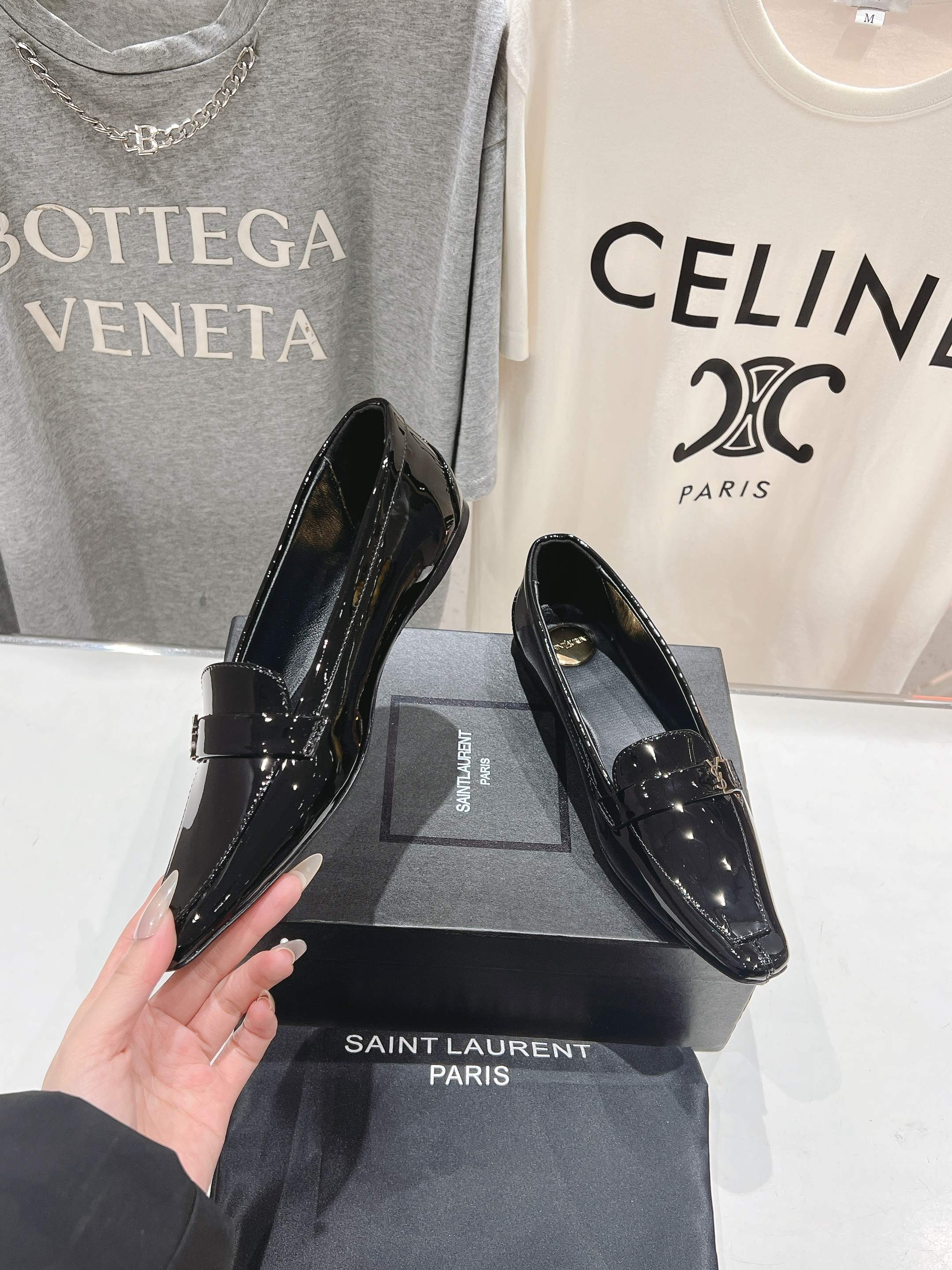高版本出厂
 SAINT LAURENT*圣罗兰ysl 25ss/春夏全新走秀款玛丽珍平底鞋单鞋
唯有Y