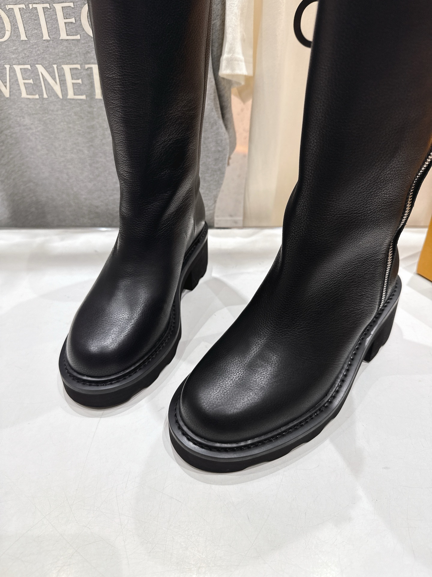 高版本出厂 LOUIS VUITTON 25ss LV驴牌新款英伦风帅气马丁靴长靴楦型百搭瘦脚yyds.