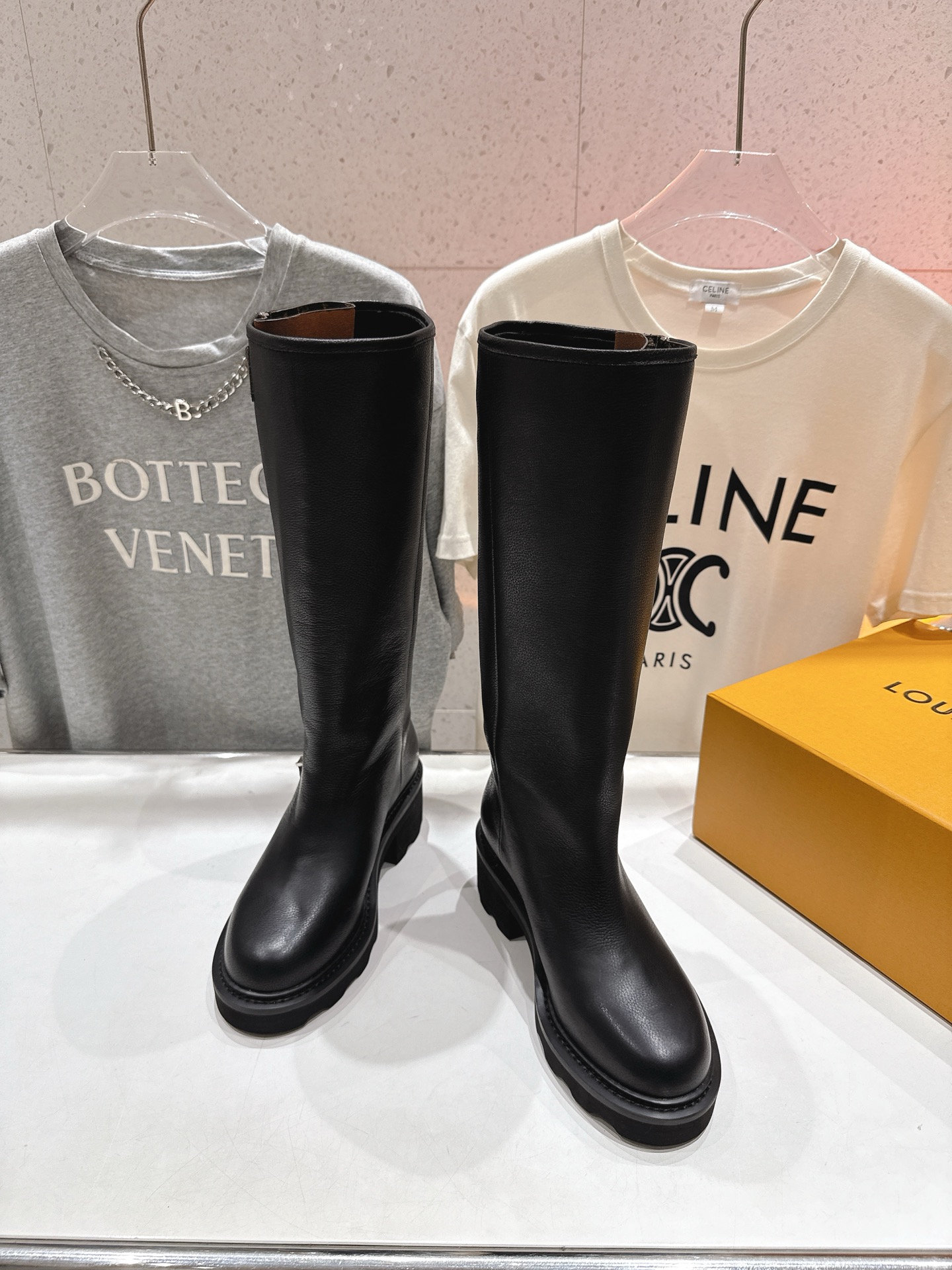 高版本出厂 LOUIS VUITTON 25ss LV驴牌新款英伦风帅气马丁靴长靴楦型百搭瘦脚yyds.