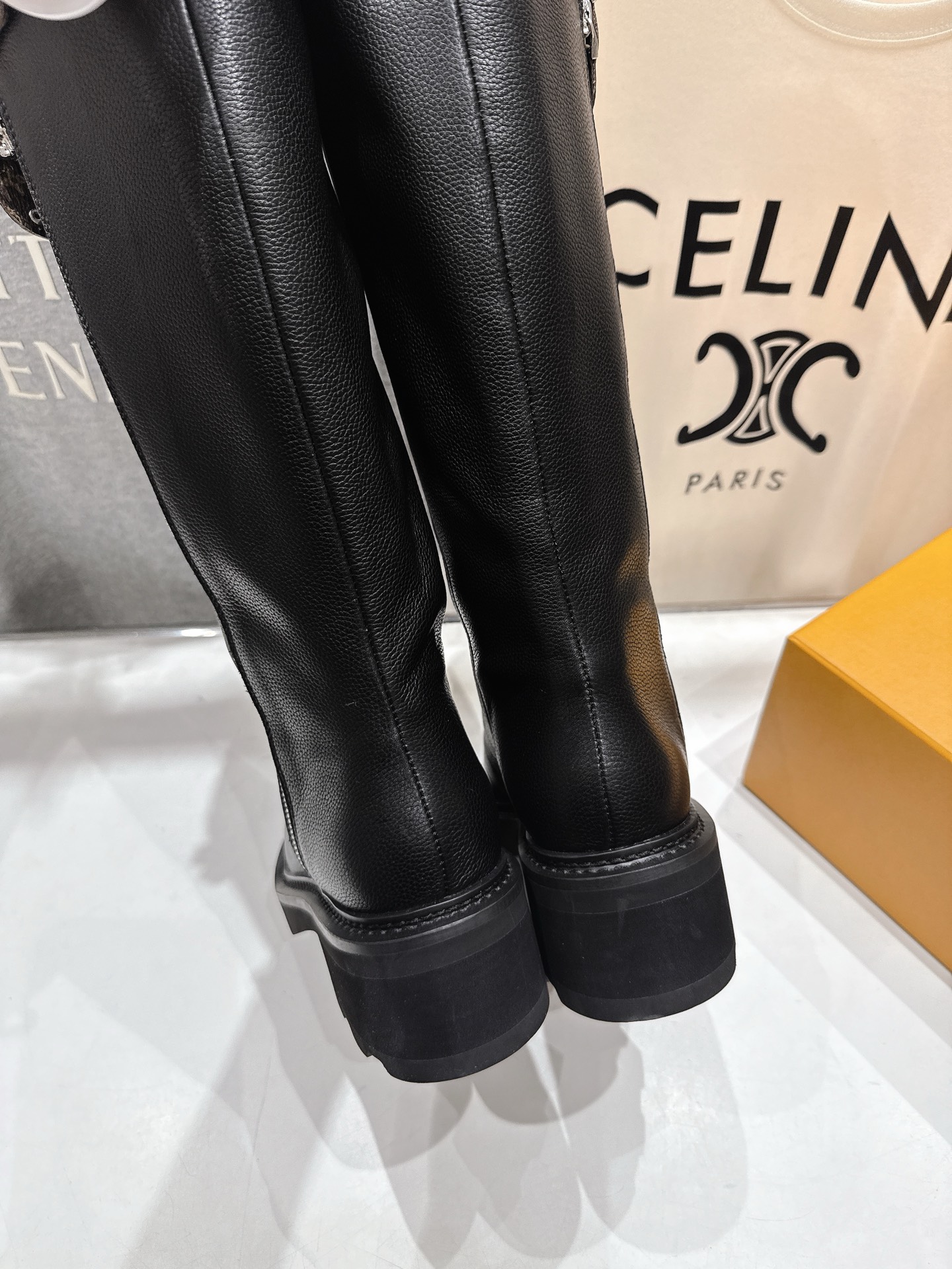 高版本出厂 LOUIS VUITTON 25ss LV驴牌新款英伦风帅气马丁靴长靴楦型百搭瘦脚yyds.