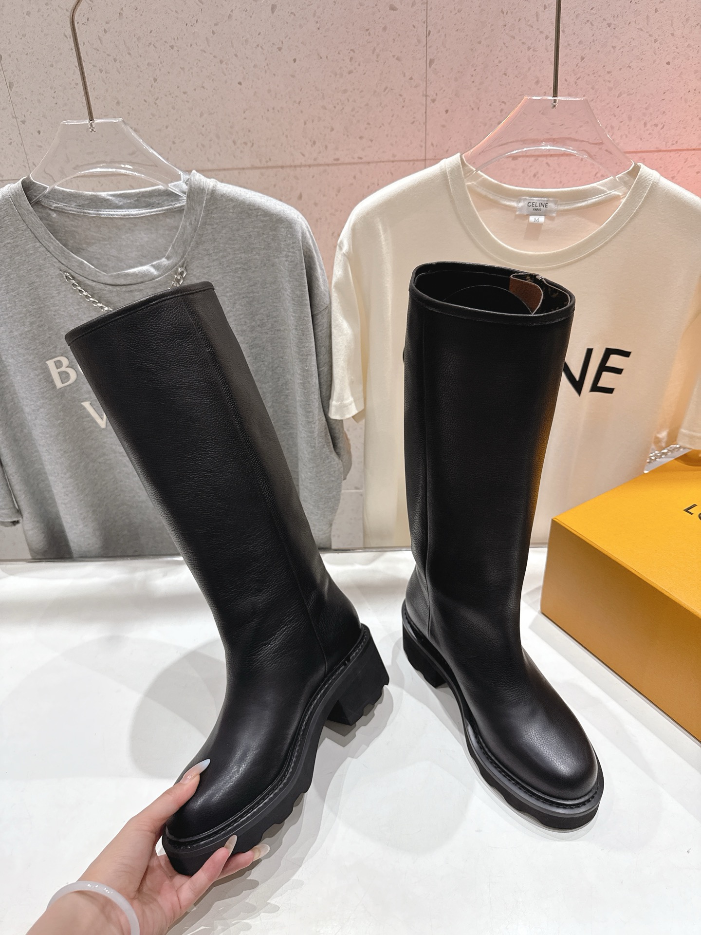 高版本出厂 LOUIS VUITTON 25ss LV驴牌新款英伦风帅气马丁靴长靴楦型百搭瘦脚yyds.