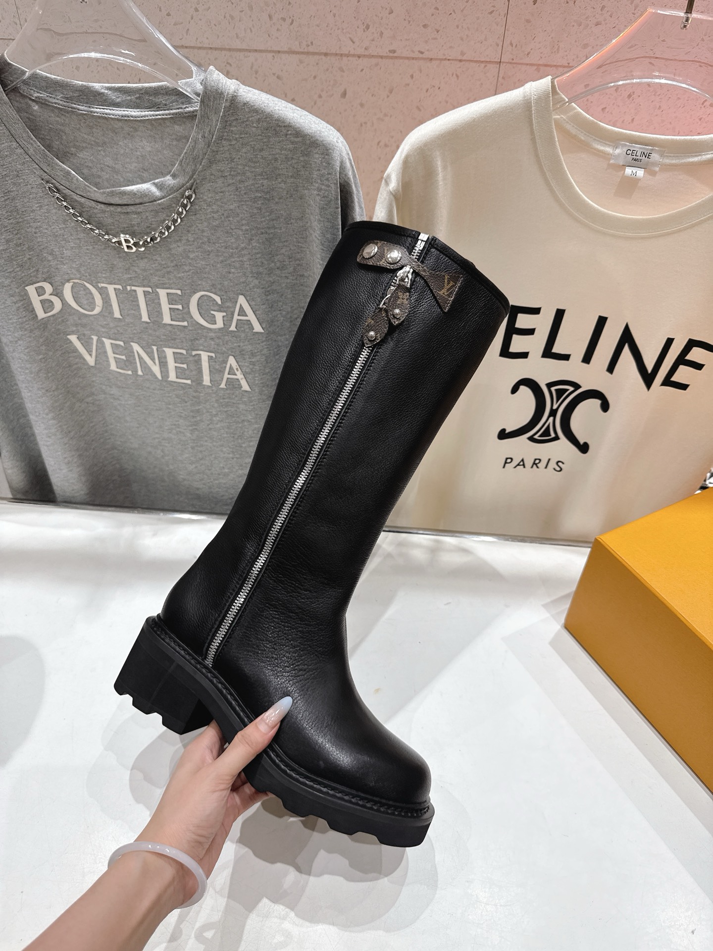 高版本出厂 LOUIS VUITTON 25ss LV驴牌新款英伦风帅气马丁靴长靴楦型百搭瘦脚yyds.