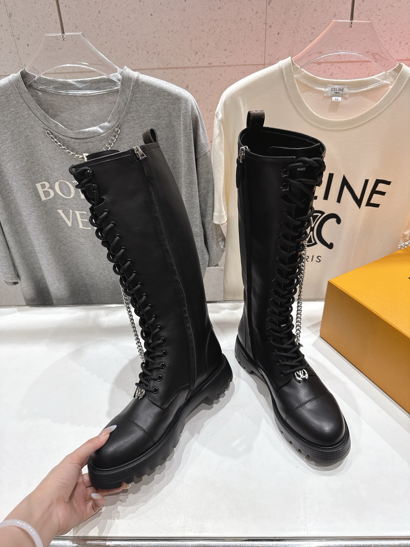 高版本出厂 LOUIS VUITTON 25ss LV驴牌新款英伦风帅气马丁靴长靴楦型百搭瘦脚yyds.