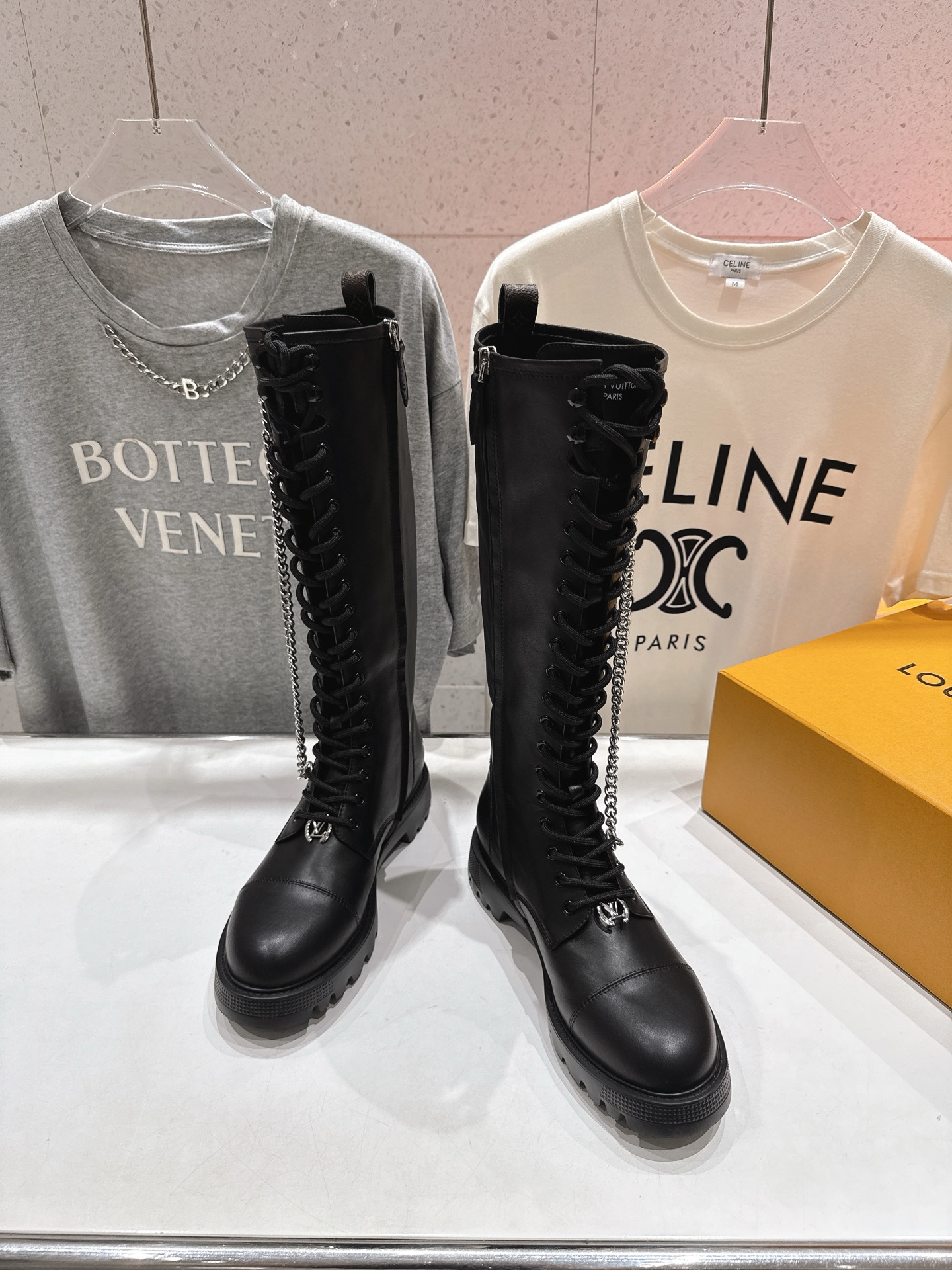 高版本出厂 LOUIS VUITTON 25ss LV驴牌新款英伦风帅气马丁靴长靴楦型百搭瘦脚yyds.