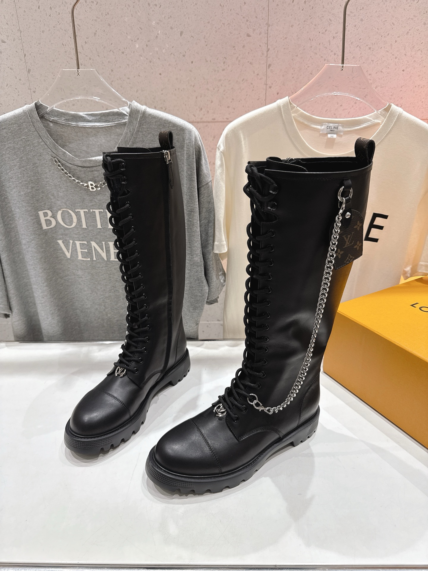 高版本出厂 LOUIS VUITTON 25ss LV驴牌新款英伦风帅气马丁靴长靴楦型百搭瘦脚yyds.