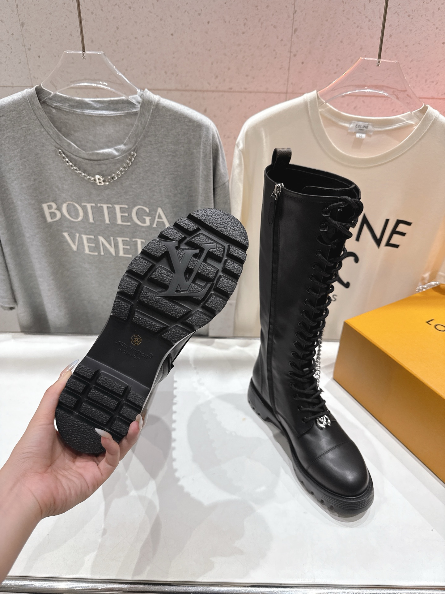 高版本出厂 LOUIS VUITTON 25ss LV驴牌新款英伦风帅气马丁靴长靴楦型百搭瘦脚yyds.