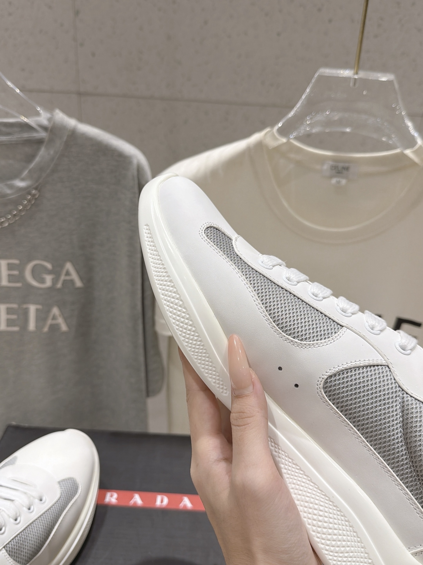 高版本出厂  男码+10   Prada/普拉达F023 2026ss新款系带情侣款厚底透气休闲运动鞋   这款运动鞋延
