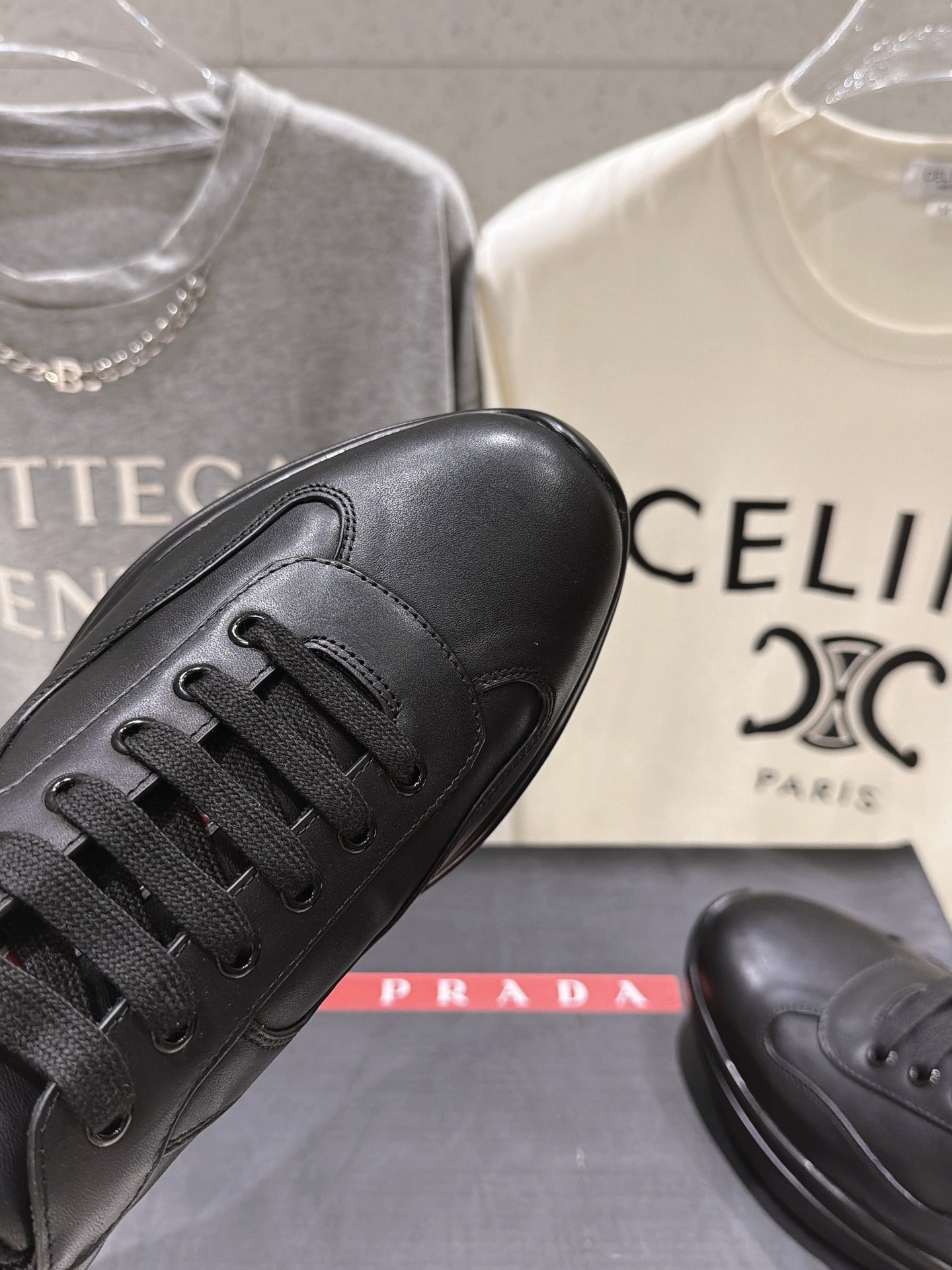 高版本出厂 男码+10 Prada/普拉达F023 2026ss新款系带情侣款厚底透气休闲运动鞋 这款运动鞋延 高版本出厂 男码+10 Prada/普拉达F023 2026ss新款系带情侣款厚底透气休闲运动鞋 这款运动鞋延