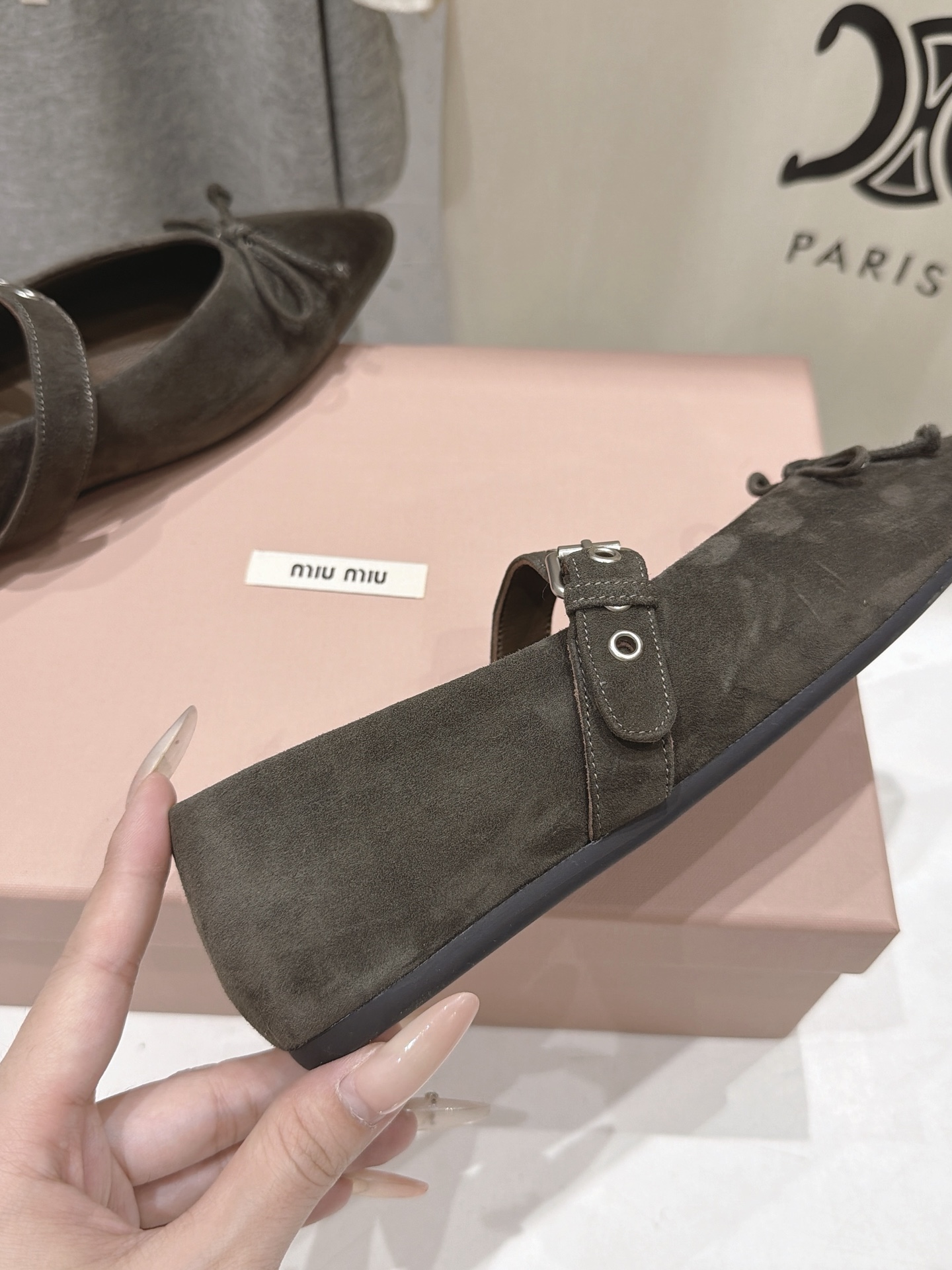 高版本出厂价 MiuMiu/缪缪F033 2026ss秋冬新款尖头玛丽珍平底鞋单鞋 非常低调的一款单鞋 乖巧减龄 上 高版本出厂价 MiuMiu/缪缪F033 2026ss秋冬新款尖头玛丽珍平底鞋单鞋 非常低调的一款单鞋 乖巧减龄 上