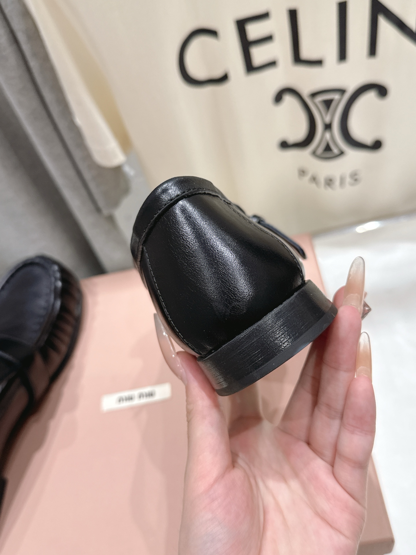 高版本出厂 MiuMiu 缪缪F035 2026ss新款平底一脚蹬休闲鞋单鞋玛丽珍乐福鞋~ 各路博主纷纷亮出·定制进 高版本出厂 MiuMiu 缪缪F035 2026ss新款平底一脚蹬休闲鞋单鞋玛丽珍乐福鞋~ 各路博主纷纷亮出·定制进