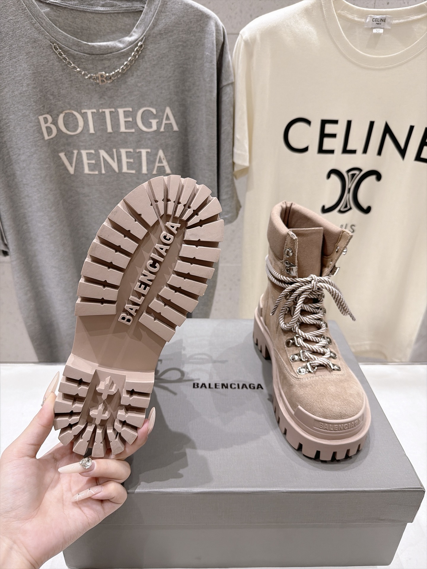 高版本出厂 男码+20 BALENCIAG*巴黎世家F046 2026ss秋冬新款情侣款毒液靴机车靴马丁靴短靴 原 高版本出厂 男码+20 BALENCIAG*巴黎世家F046 2026ss秋冬新款情侣款毒液靴机车靴马丁靴短靴 原