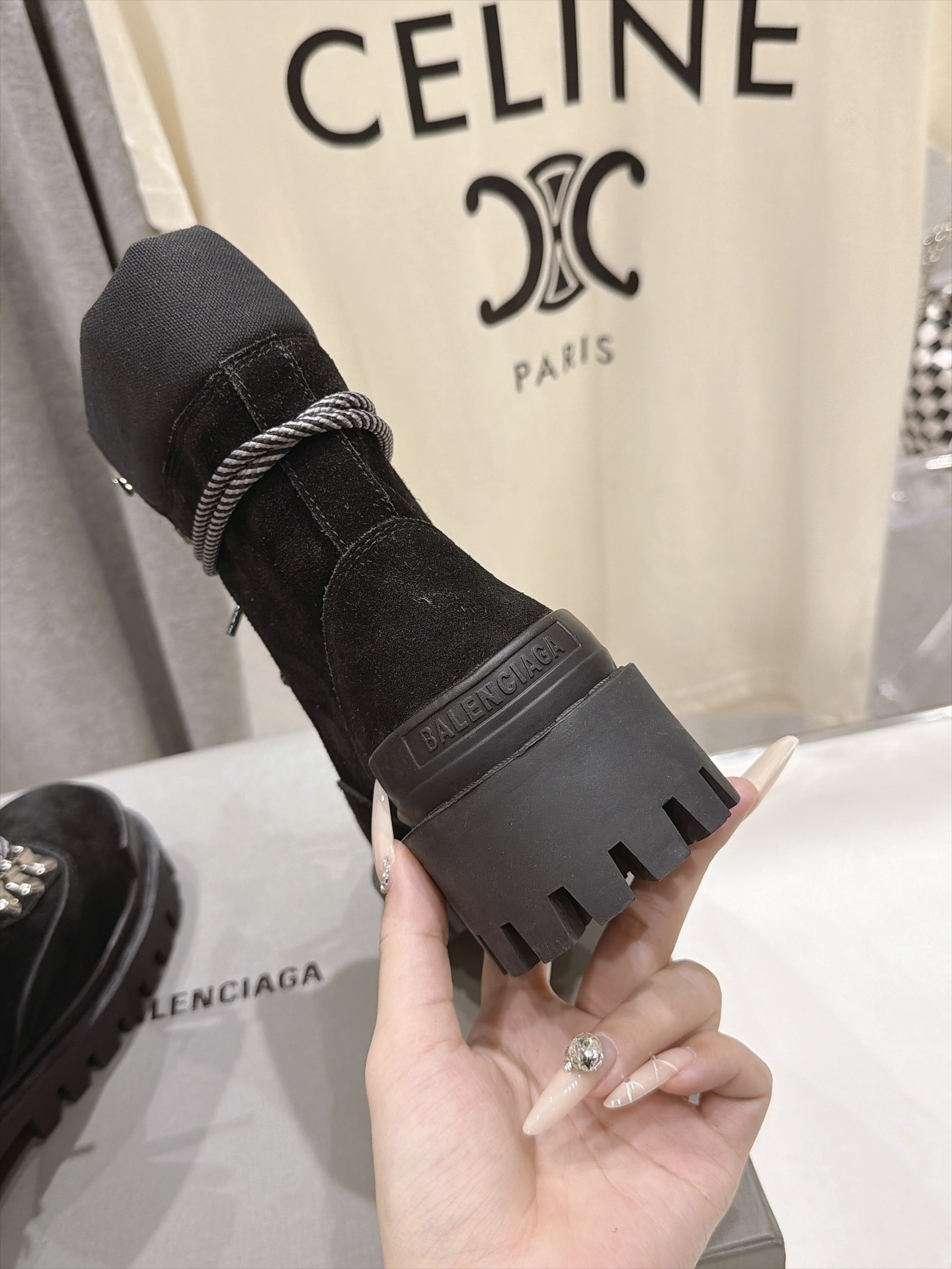 高版本出厂 男码+20 BALENCIAG*巴黎世家F046 2026ss秋冬新款情侣款毒液靴机车靴马丁靴短靴 原 高版本出厂 男码+20 BALENCIAG*巴黎世家F046 2026ss秋冬新款情侣款毒液靴机车靴马丁靴短靴 原