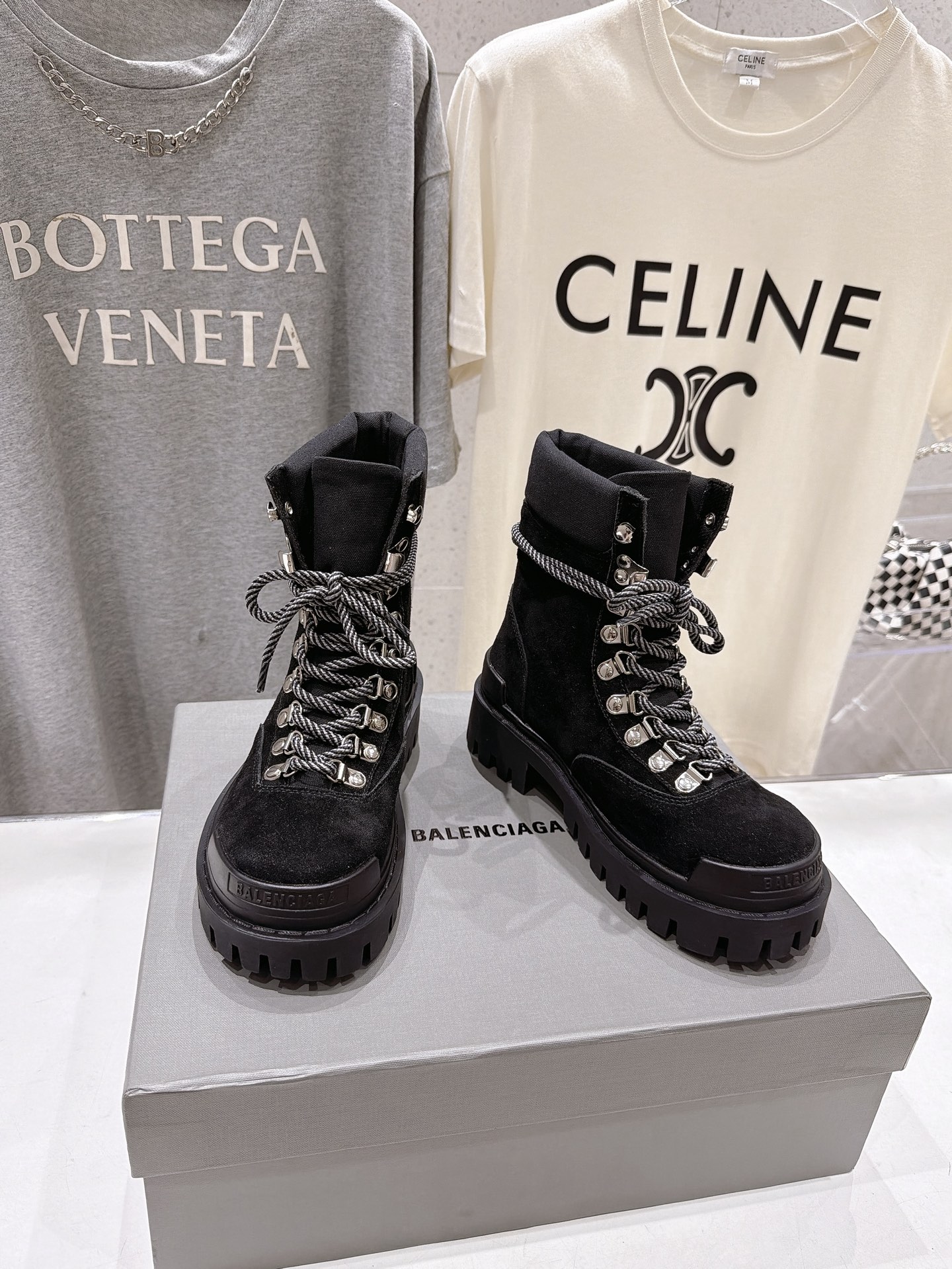 高版本出厂 男码+20 BALENCIAG*巴黎世家F046 2026ss秋冬新款情侣款毒液靴机车靴马丁靴短靴 原 高版本出厂 男码+20 BALENCIAG*巴黎世家F046 2026ss秋冬新款情侣款毒液靴机车靴马丁靴短靴 原